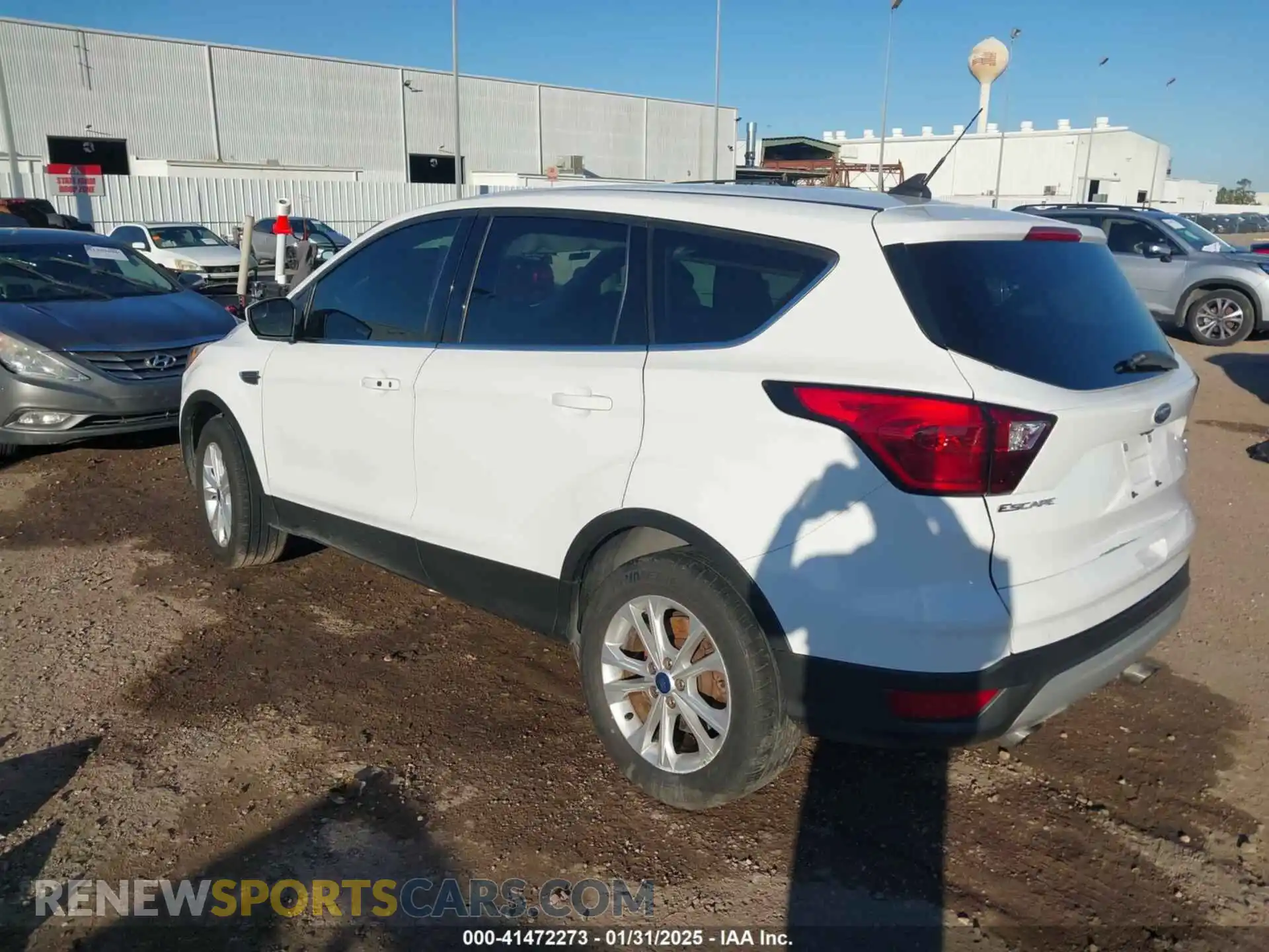 3 fotografías del automóvil dañado 1FMCU0GDXKUA34142 FORD ESCAPE 2019