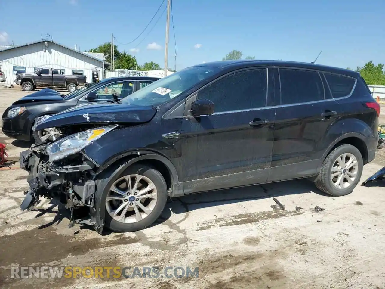 1 Photograph of a damaged car 1FMCU0GDXKUB25766 FORD ESCAPE 2019