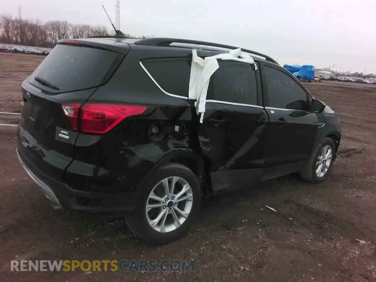 3 Photograph of a damaged car 1FMCU0HD4KUB99134 FORD ESCAPE 2019