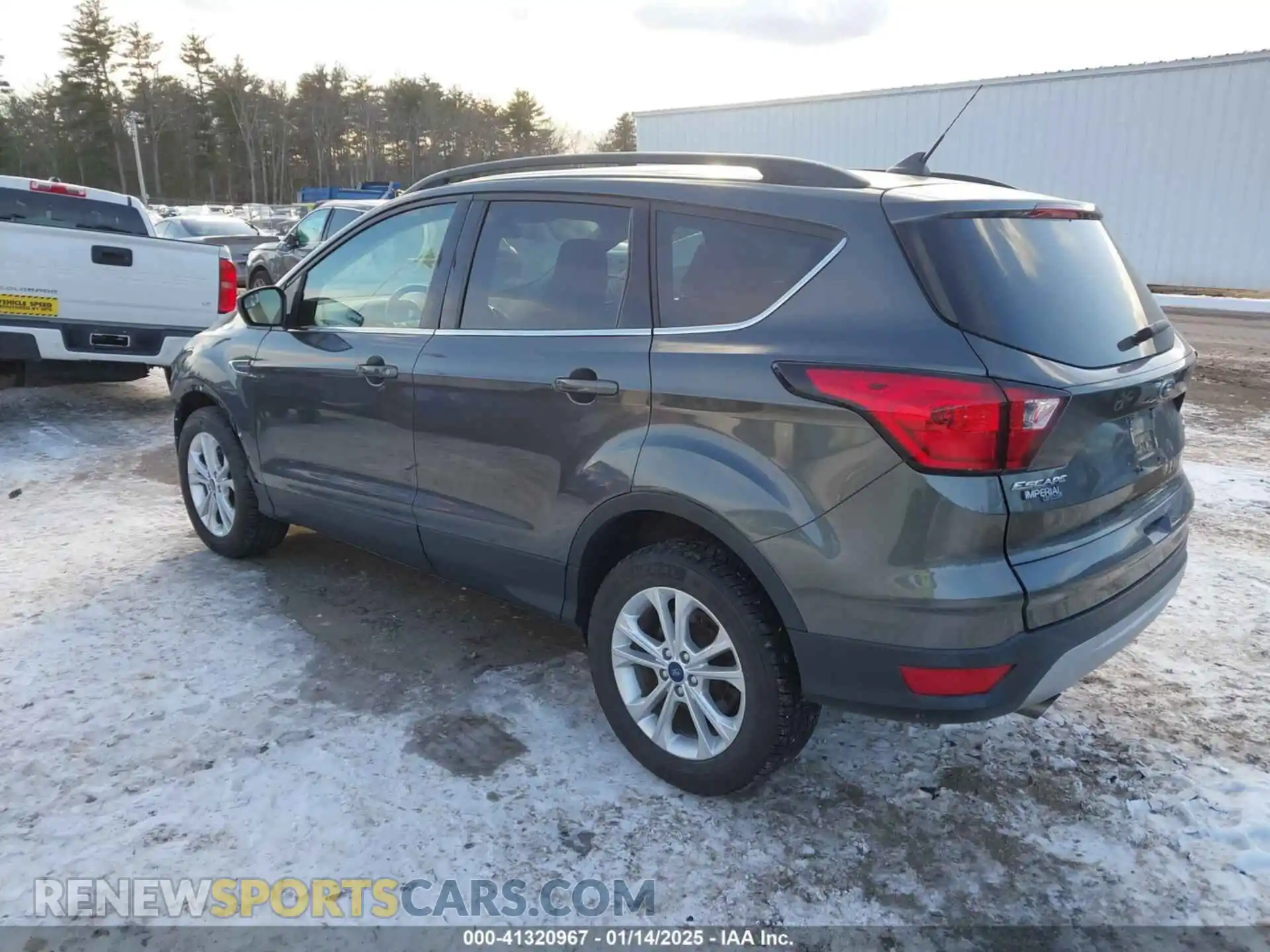 3 Photograph of a damaged car 1FMCU0HD6KUC30688 FORD ESCAPE 2019