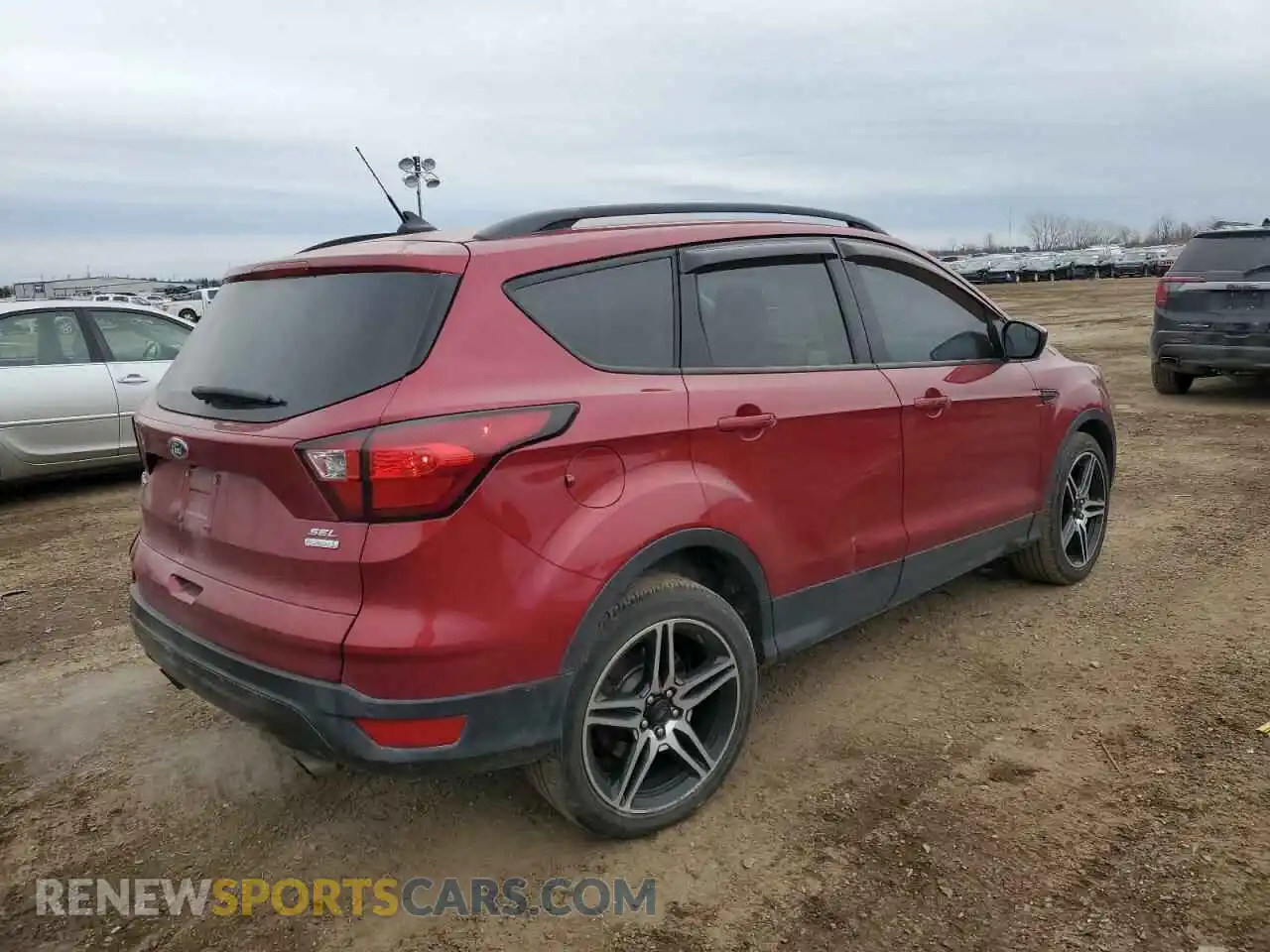 3 Photograph of a damaged car 1FMCU0HD8KUA08170 FORD ESCAPE 2019