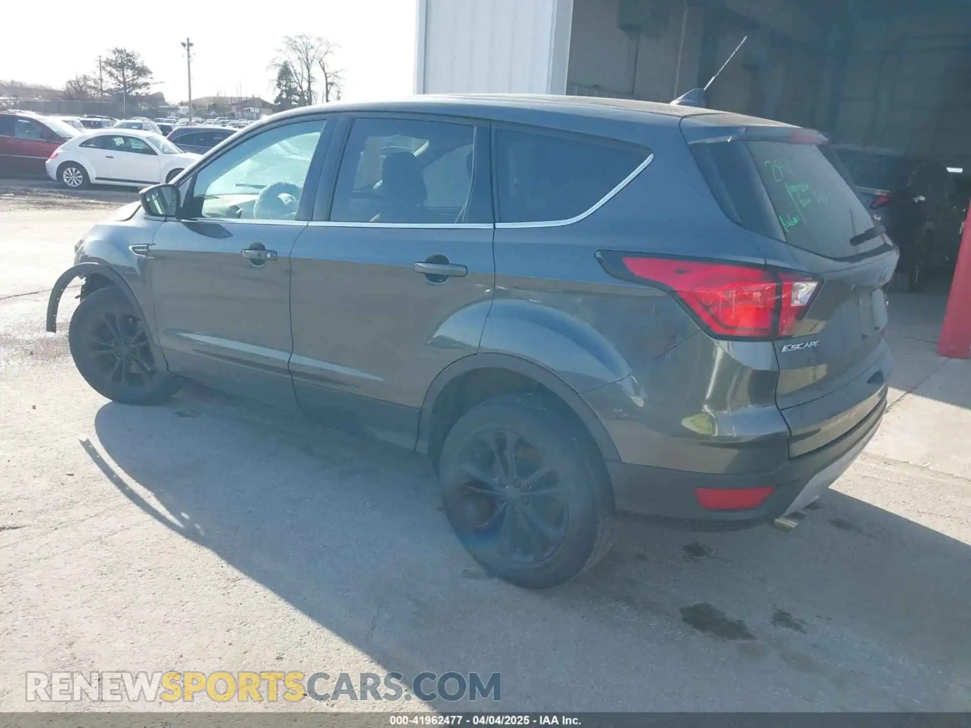 3 Photograph of a damaged car 1FMCU9G96KUB83387 FORD ESCAPE 2019