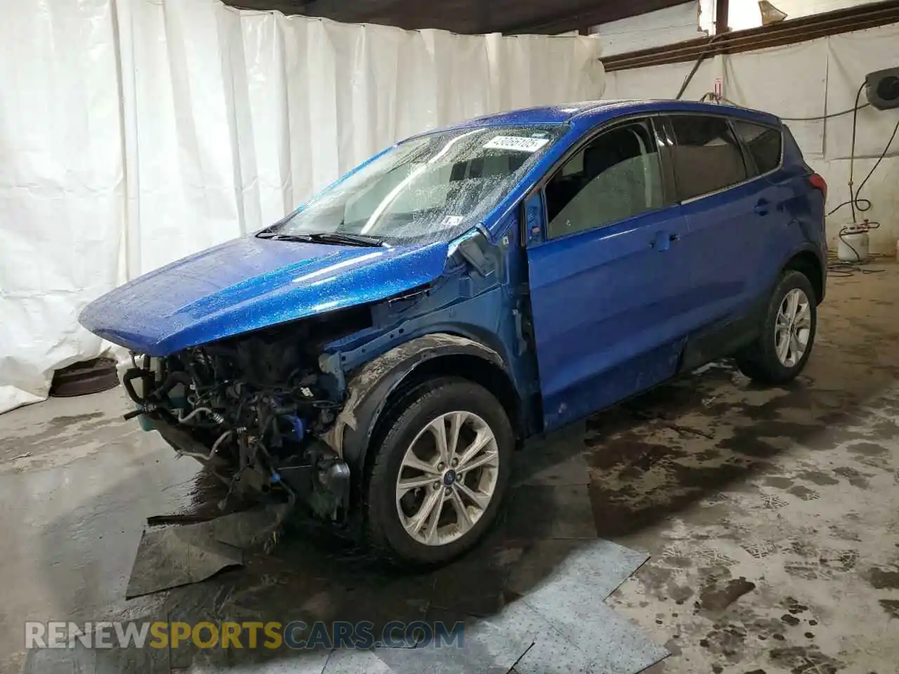 1 Photograph of a damaged car 1FMCU9GD0KUB23576 FORD ESCAPE 2019