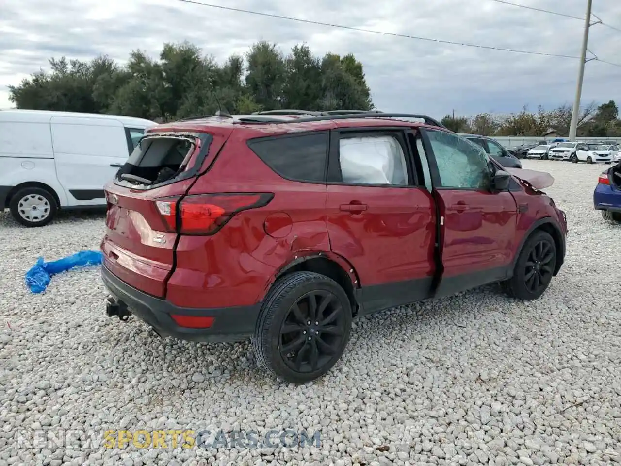 3 Photograph of a damaged car 1FMCU9GD0KUB28860 FORD ESCAPE 2019