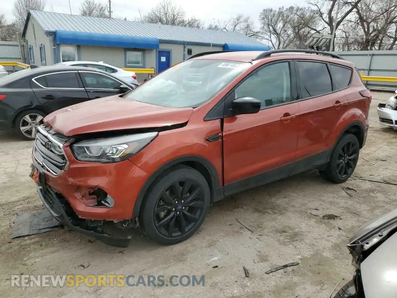 1 Photograph of a damaged car 1FMCU9GD0KUB59820 FORD ESCAPE 2019