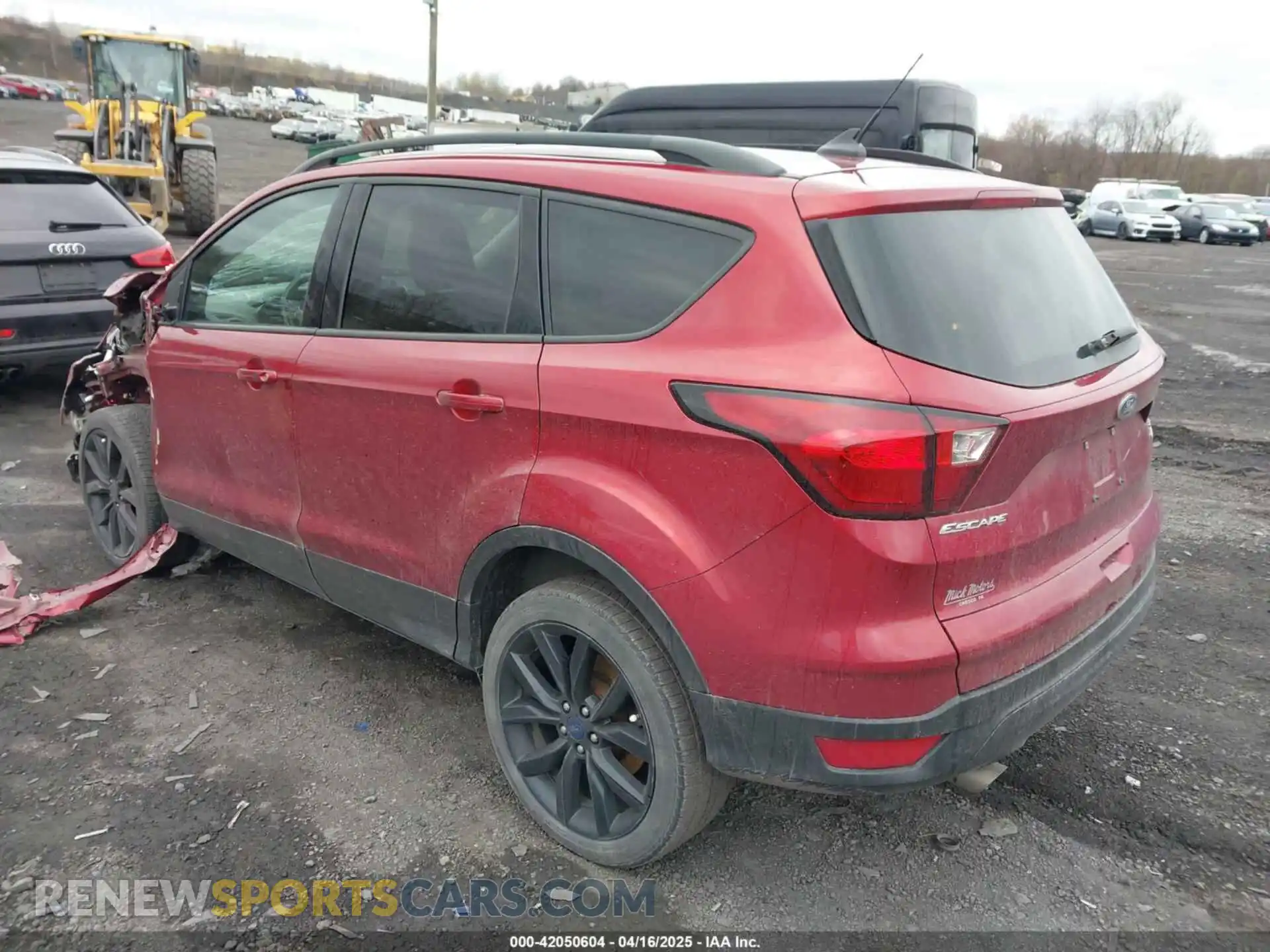 3 Photograph of a damaged car 1FMCU9GD0KUC43071 FORD ESCAPE 2019