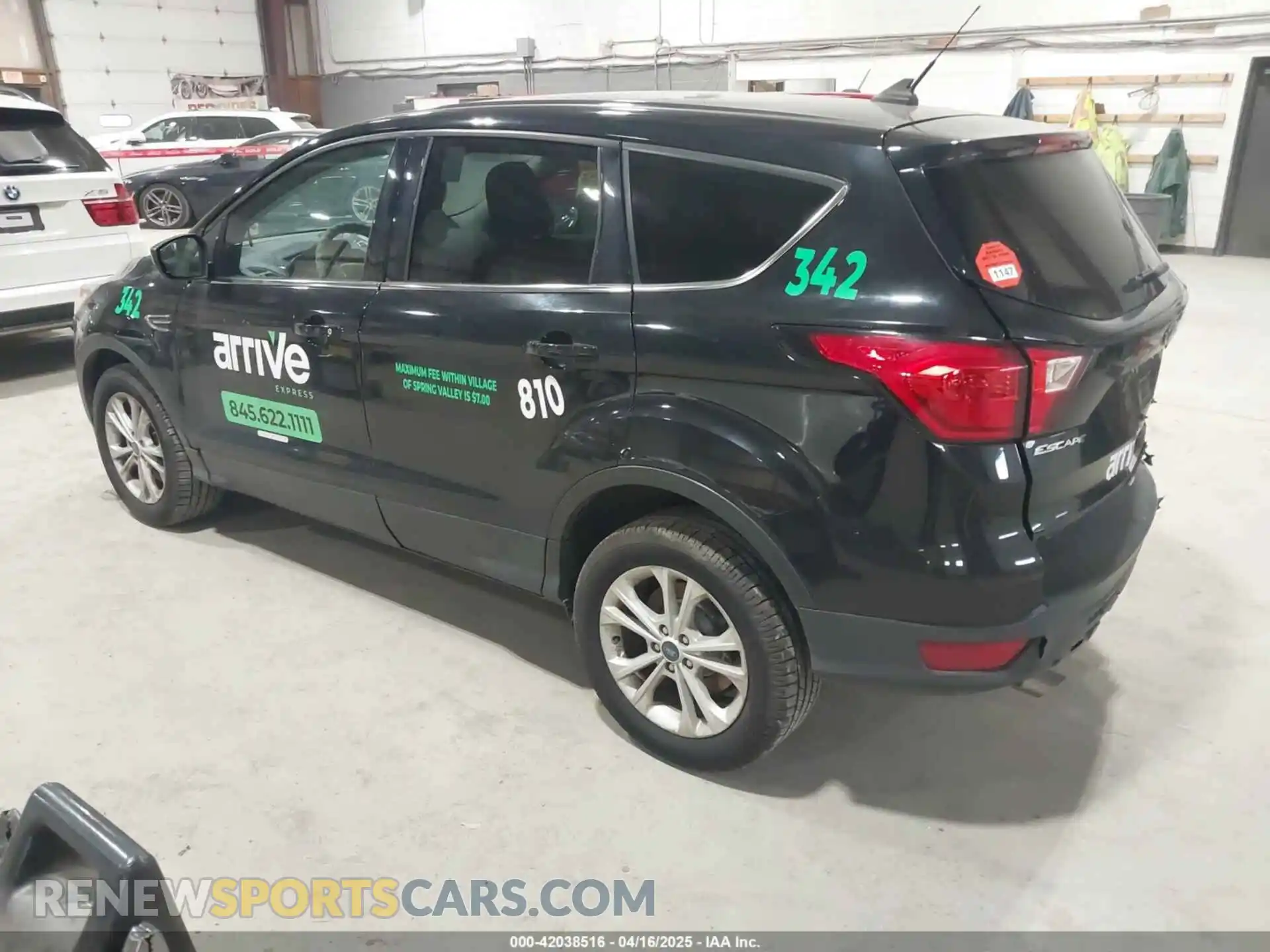 3 Photograph of a damaged car 1FMCU9GD1KUA85680 FORD ESCAPE 2019
