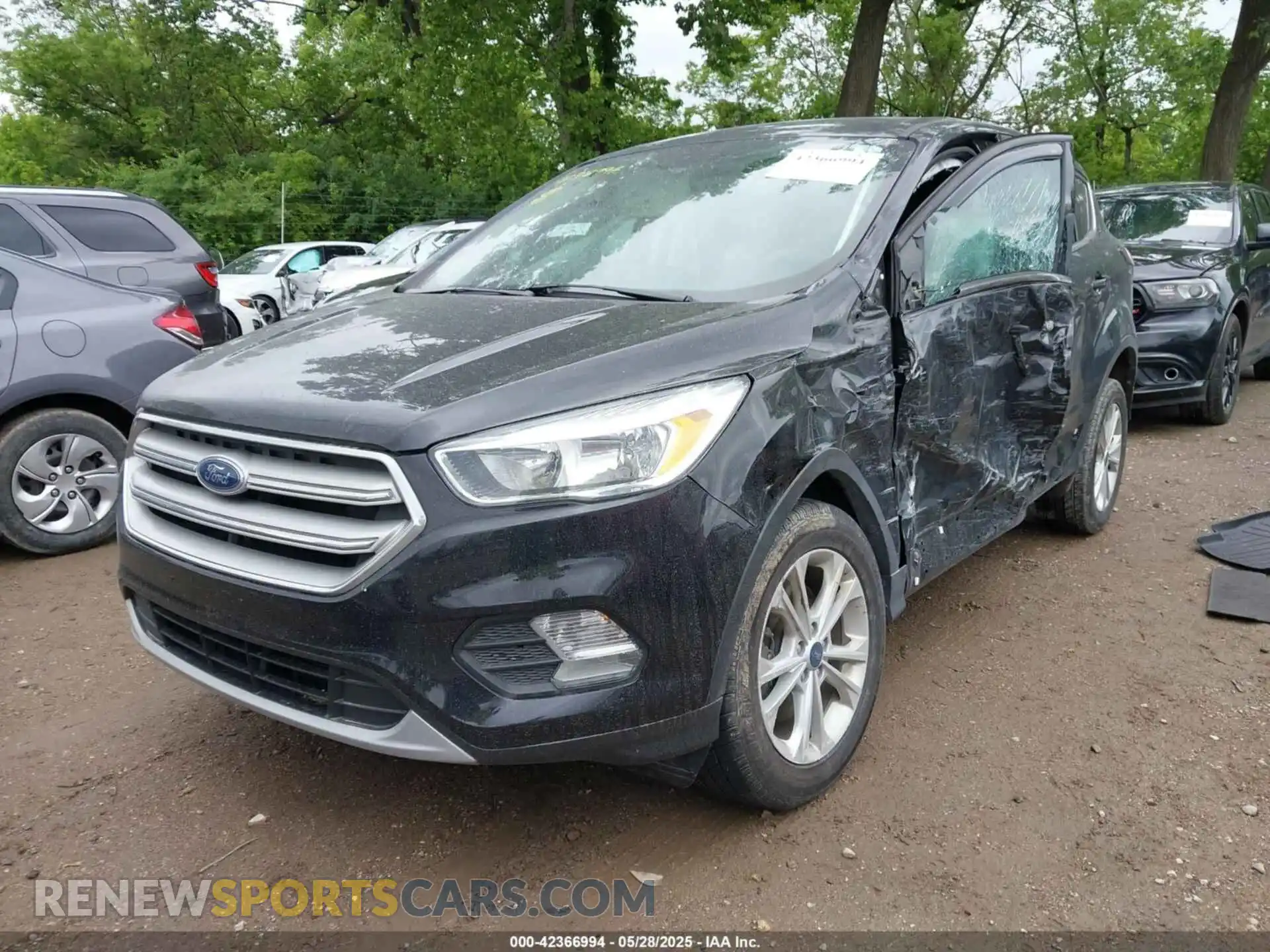 2 fotografías del automóvil dañado 1FMCU9GD1KUB06835 FORD ESCAPE 2019