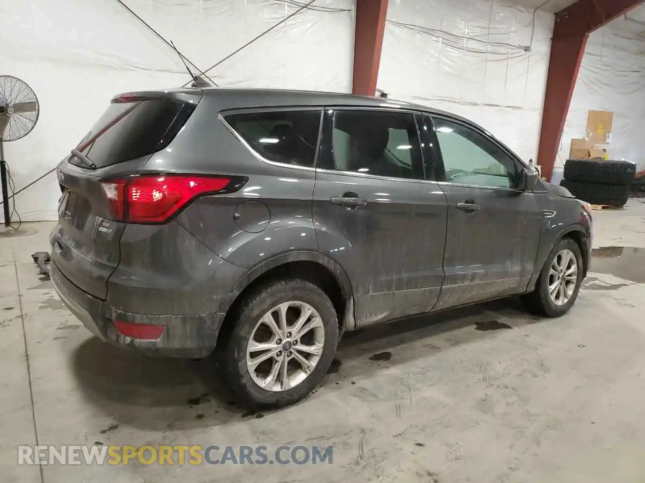 3 Photograph of a damaged car 1FMCU9GD1KUB18595 FORD ESCAPE 2019