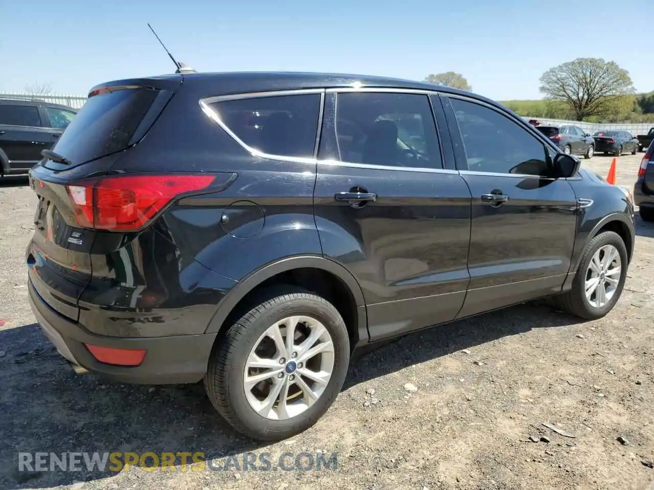 3 Photograph of a damaged car 1FMCU9GD1KUC21919 FORD ESCAPE 2019