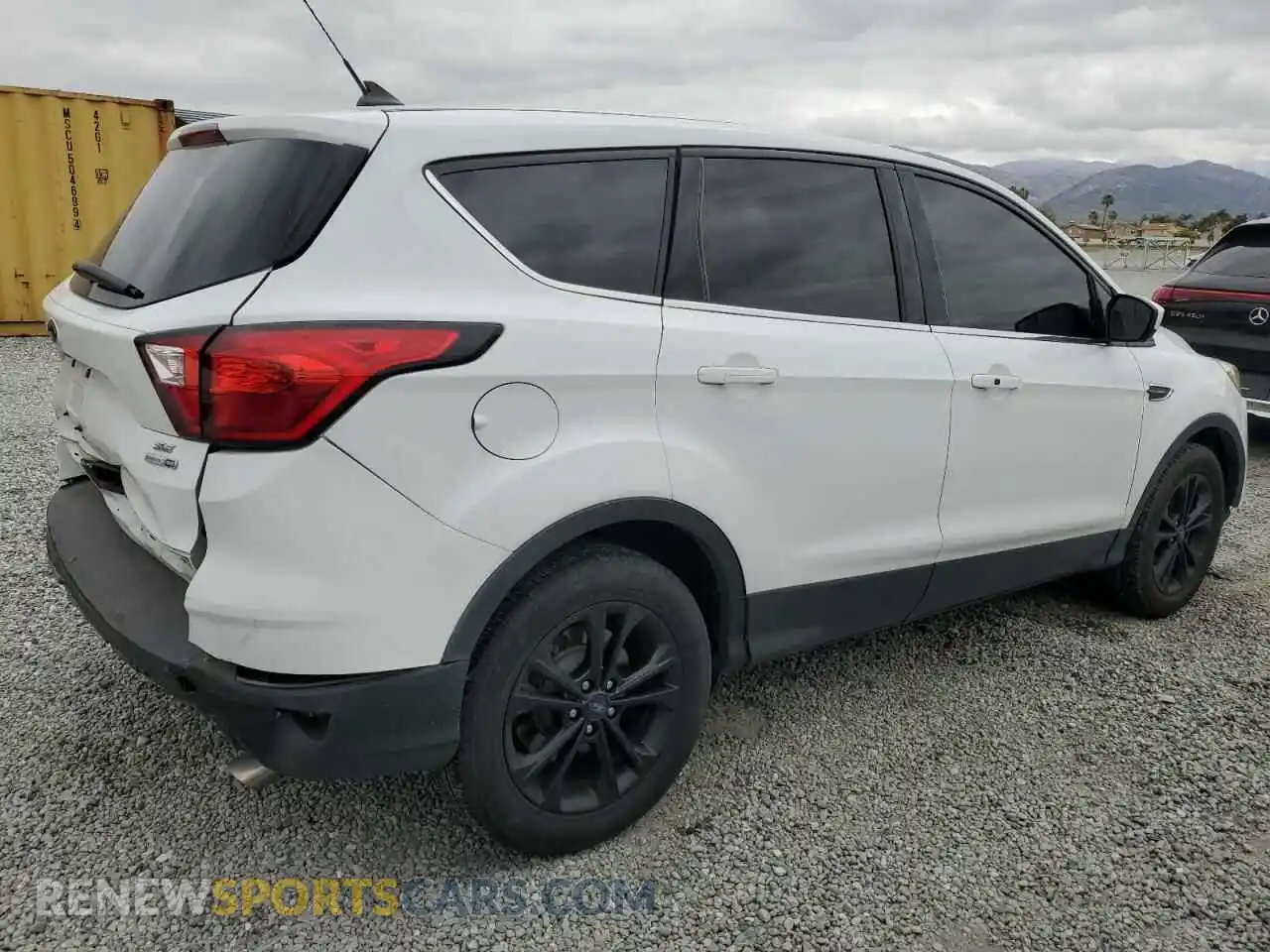 3 Photograph of a damaged car 1FMCU9GD1KUC50224 FORD ESCAPE 2019
