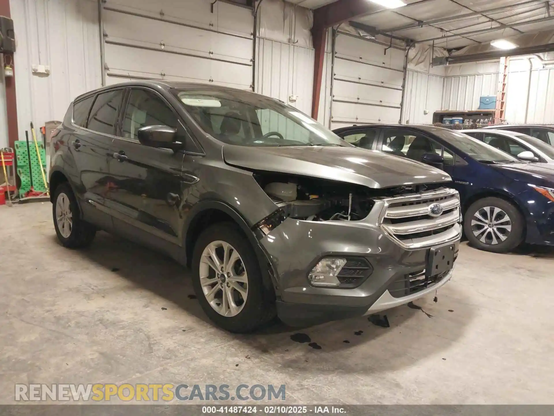 1 Photograph of a damaged car 1FMCU9GD2KUB04236 FORD ESCAPE 2019