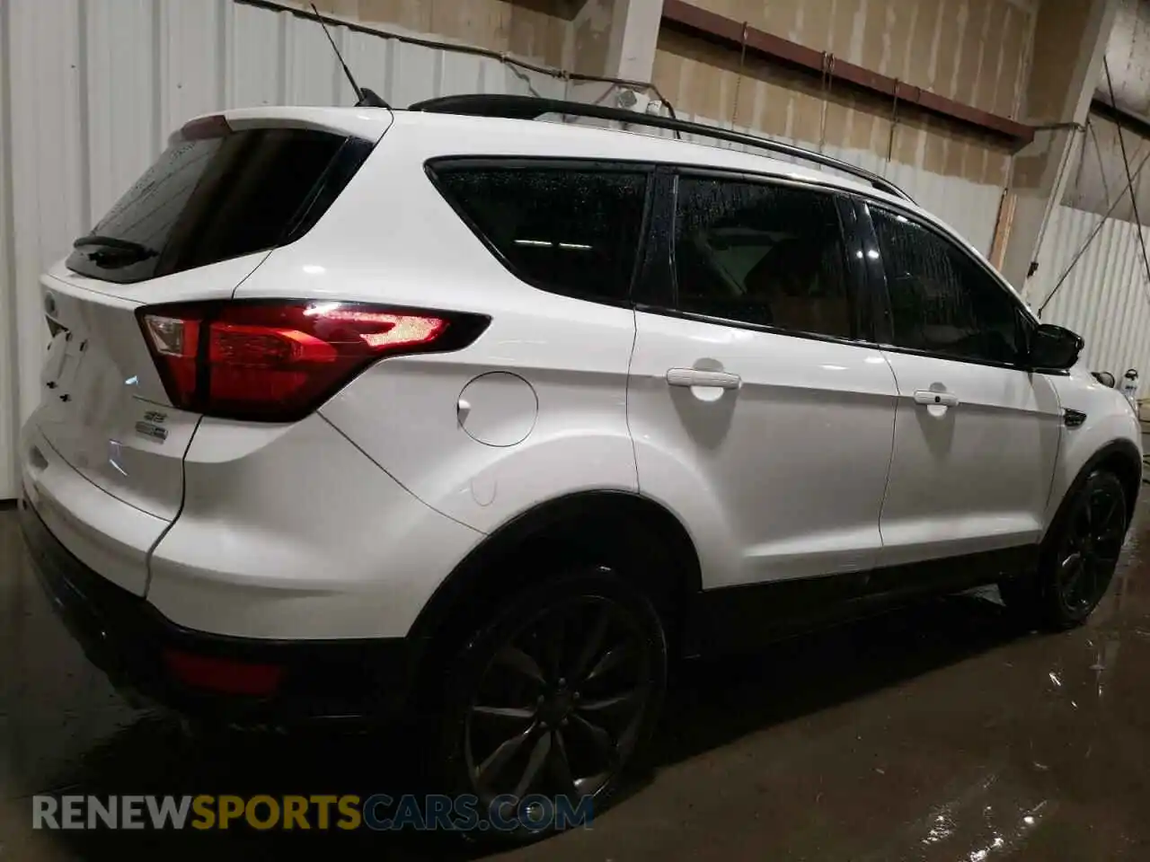 3 Photograph of a damaged car 1FMCU9GD2KUB80992 FORD ESCAPE 2019