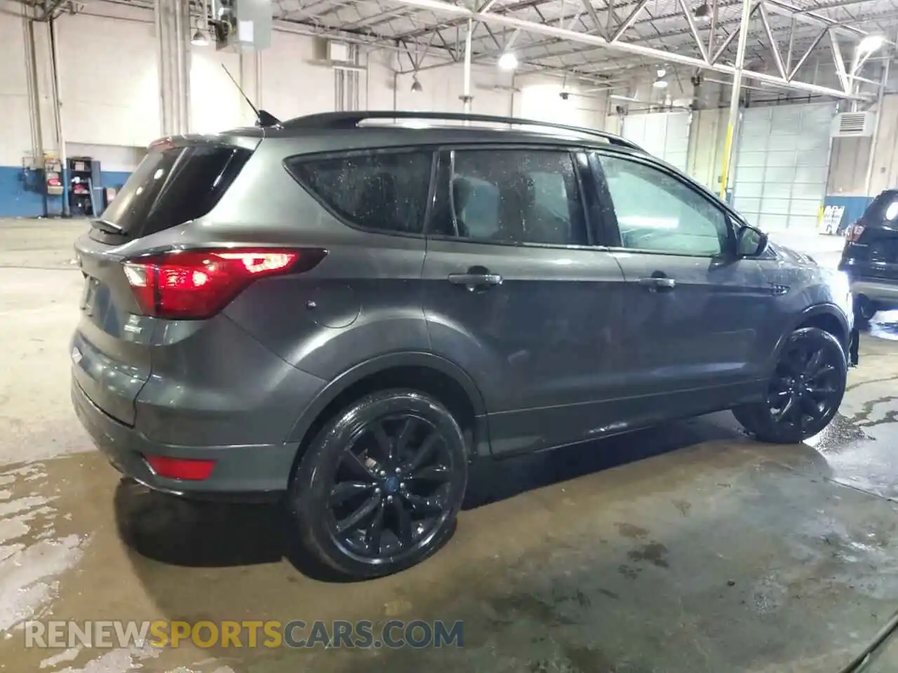 3 Photograph of a damaged car 1FMCU9GD3KUA22337 FORD ESCAPE 2019