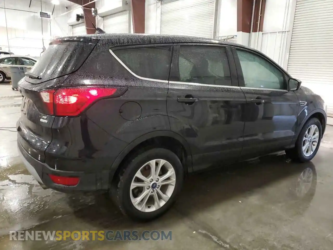 3 Фотография поврежденного автомобиля 1FMCU9GD3KUA47206 FORD ESCAPE 2019