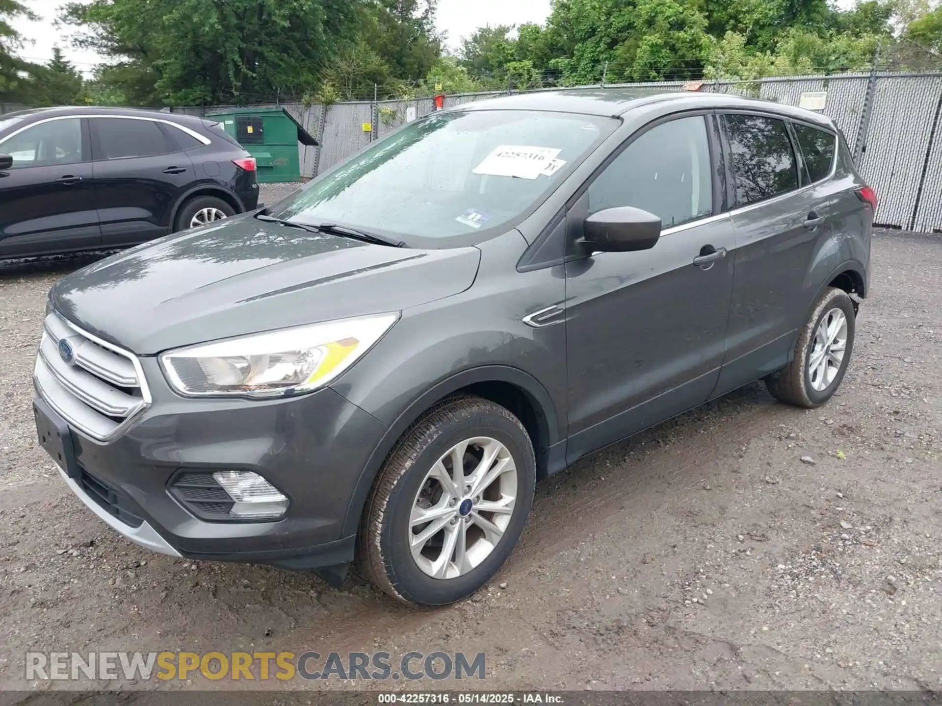 2 fotografías del automóvil dañado 1FMCU9GD3KUA67083 FORD ESCAPE 2019