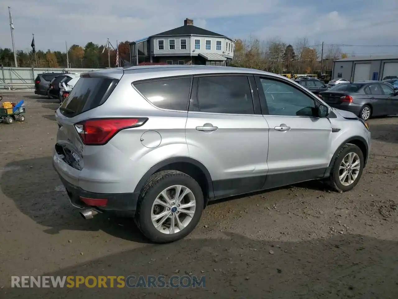 3 Photograph of a damaged car 1FMCU9GD4KUA08740 FORD ESCAPE 2019