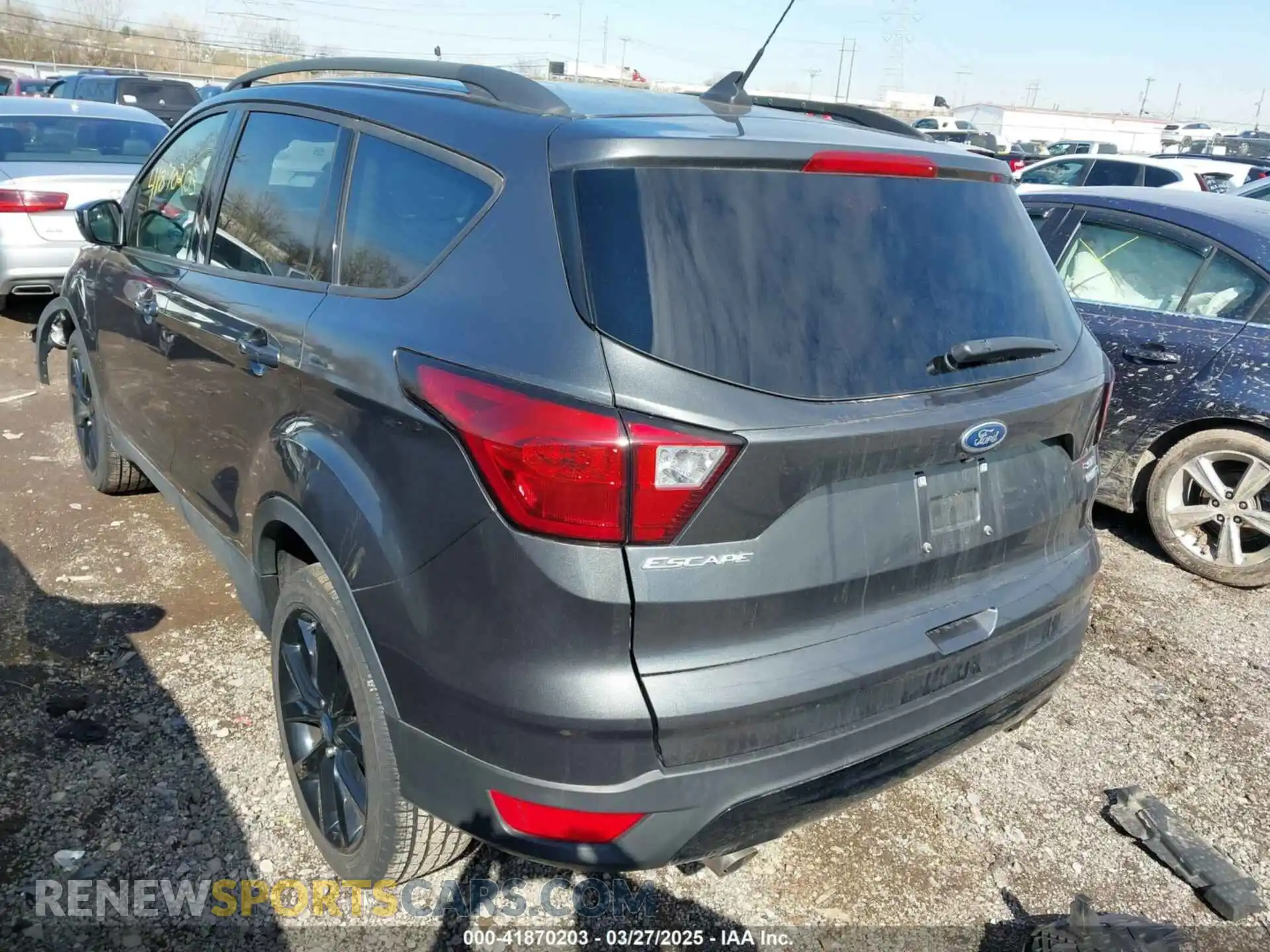 3 fotografías del automóvil dañado 1FMCU9GD4KUA39745 FORD ESCAPE 2019