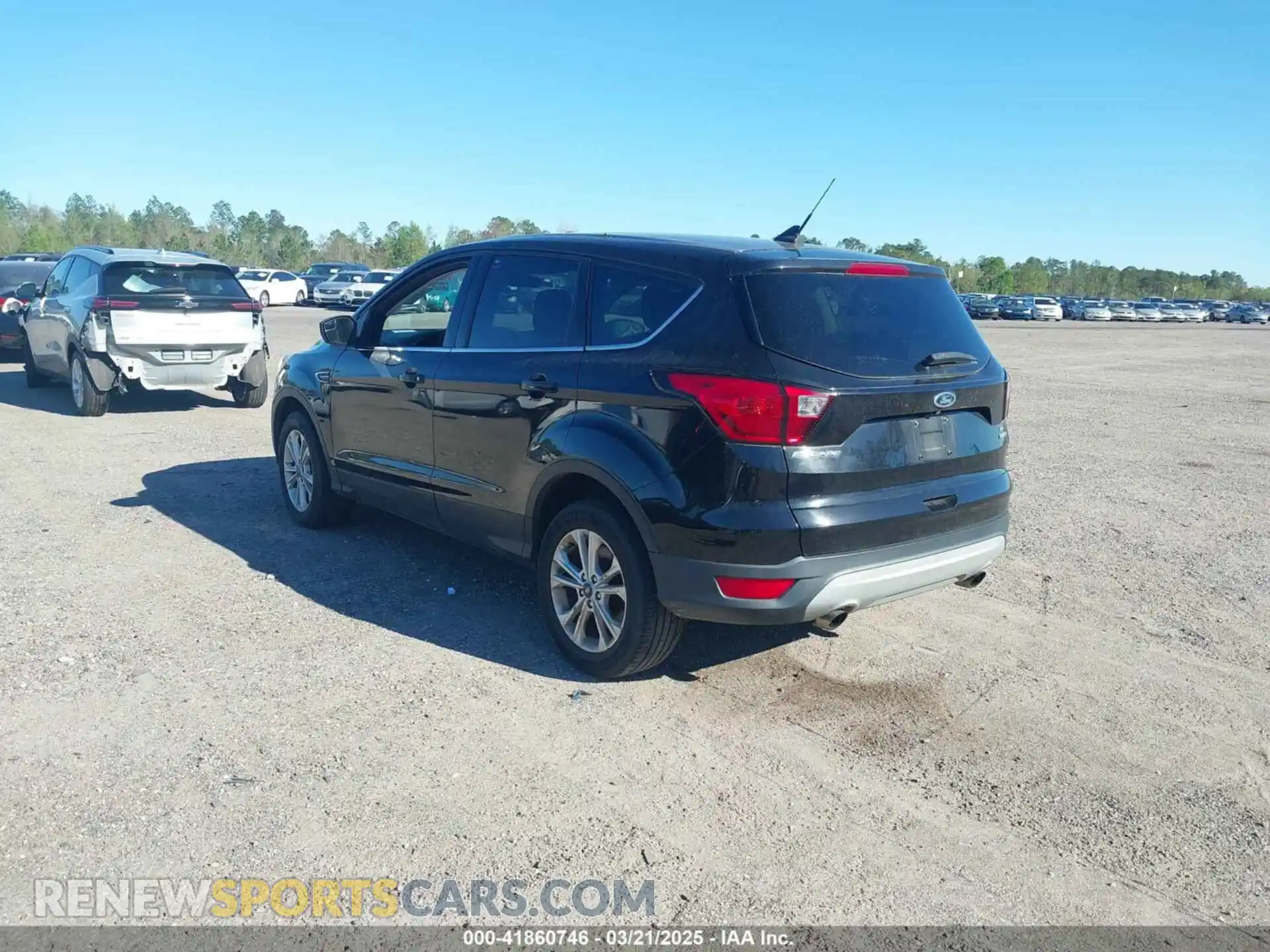 3 Photograph of a damaged car 1FMCU9GD4KUA96902 FORD ESCAPE 2019