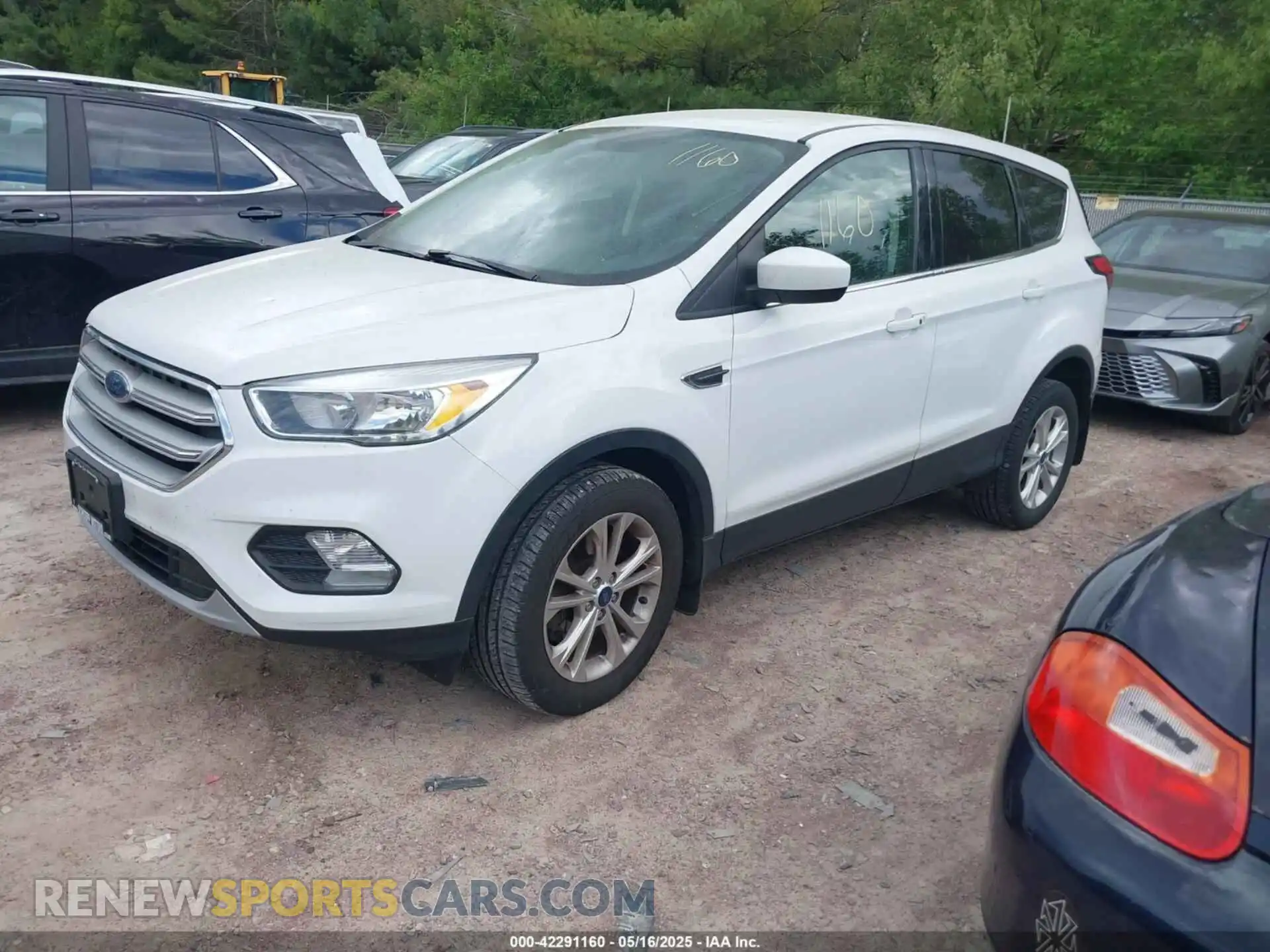 2 Photograph of a damaged car 1FMCU9GD4KUB31356 FORD ESCAPE 2019