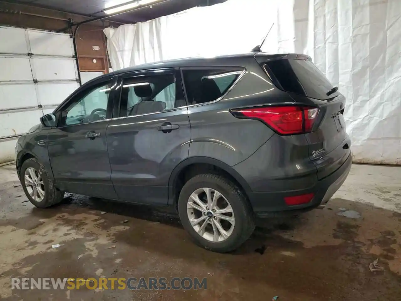 2 fotografías del automóvil dañado 1FMCU9GD4KUB41658 FORD ESCAPE 2019