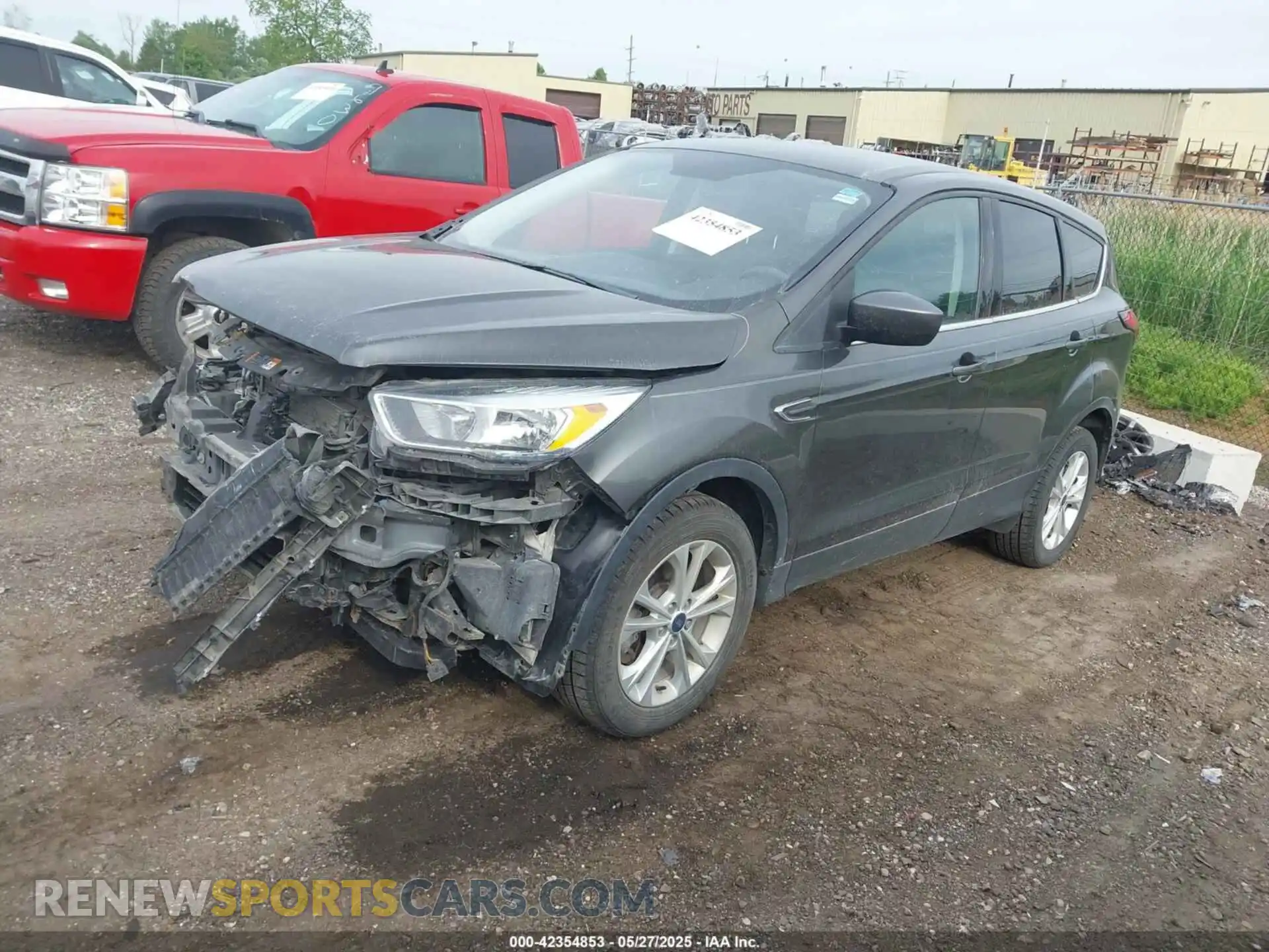 2 fotografías del automóvil dañado 1FMCU9GD4KUC00465 FORD ESCAPE 2019