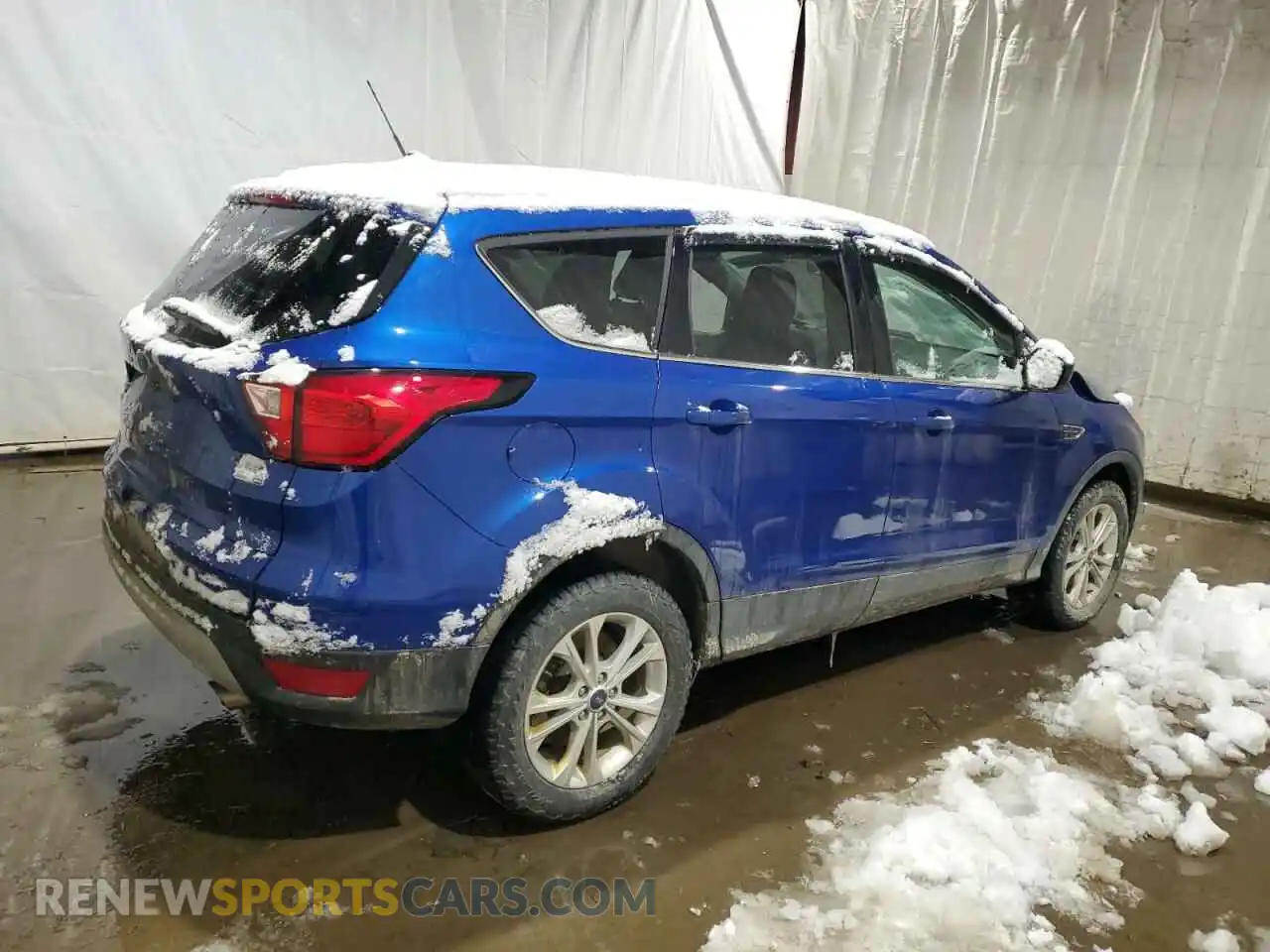 3 Photograph of a damaged car 1FMCU9GD5KUB43371 FORD ESCAPE 2019