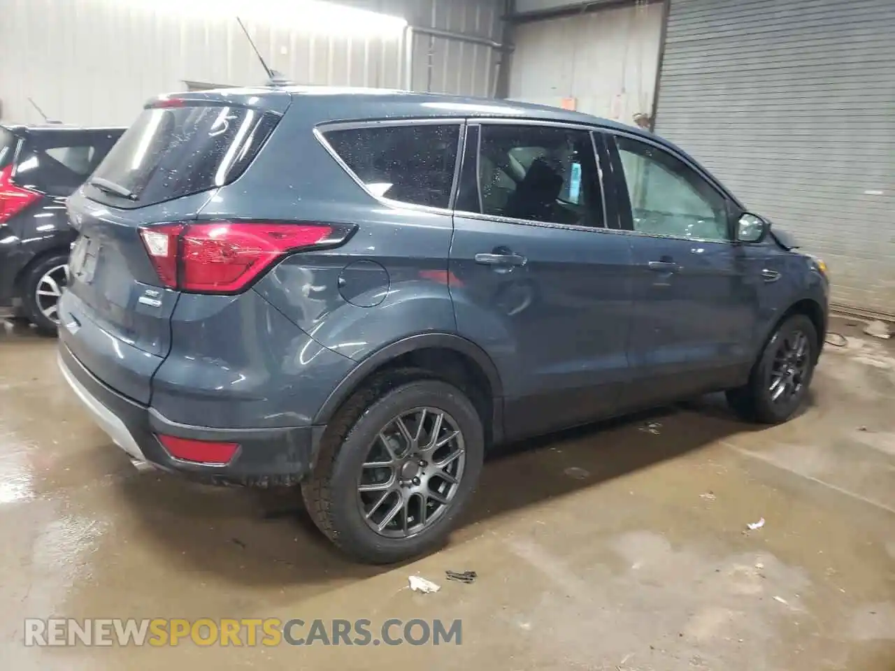 3 Photograph of a damaged car 1FMCU9GD5KUB74023 FORD ESCAPE 2019