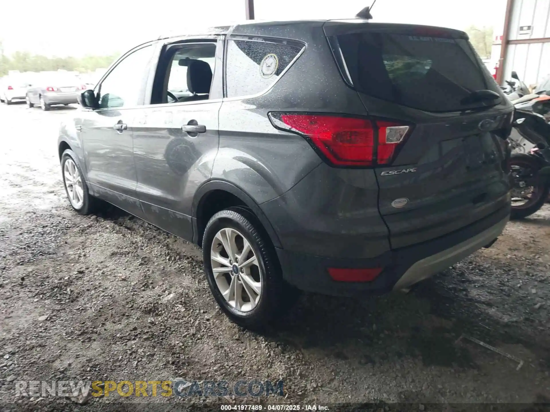 3 fotografías del automóvil dañado 1FMCU9GD5KUC21311 FORD ESCAPE 2019