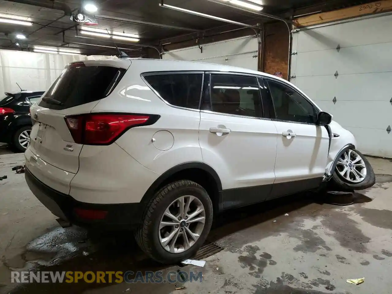 3 Photograph of a damaged car 1FMCU9GD7KUB19086 FORD ESCAPE 2019