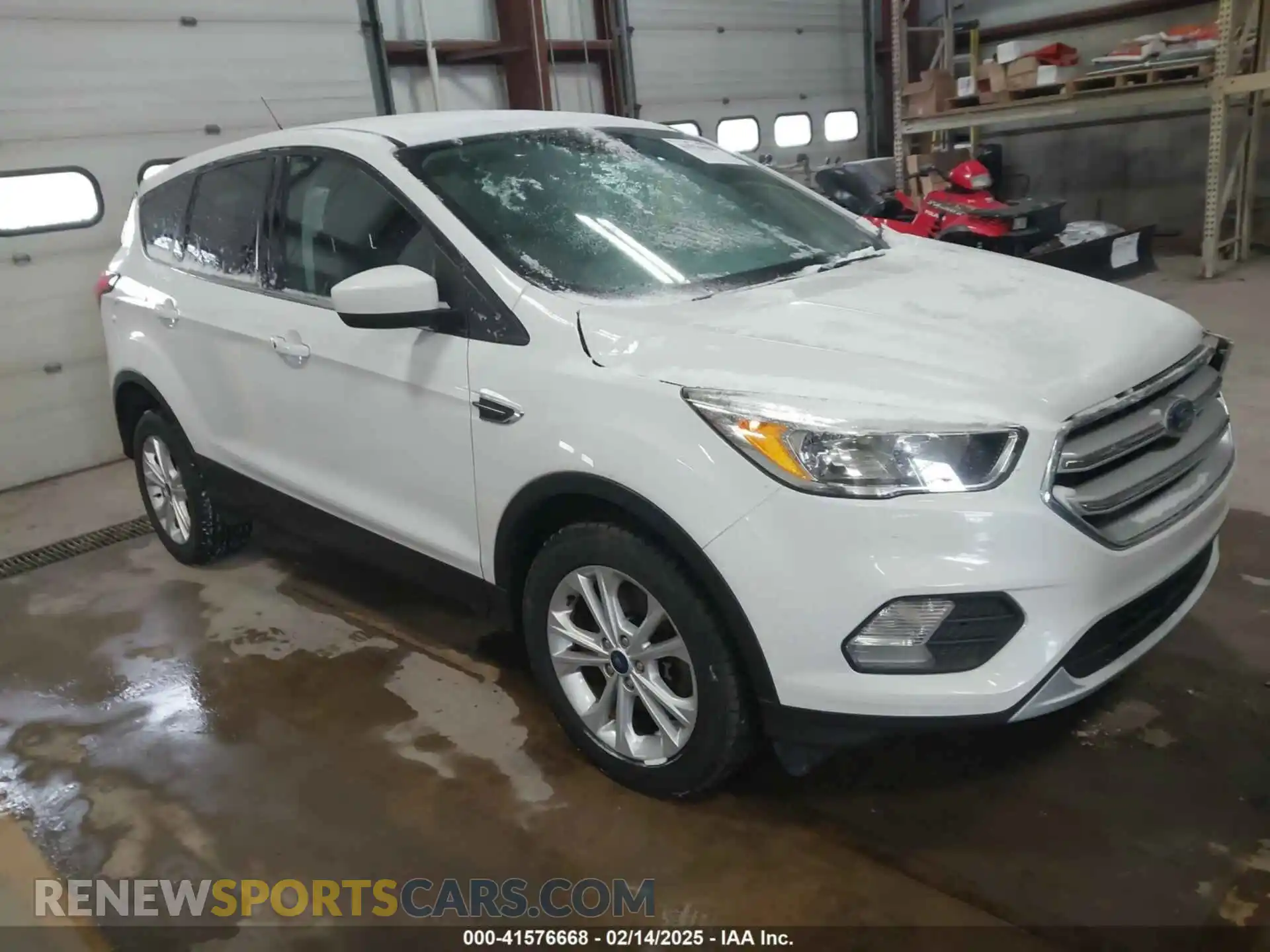1 Photograph of a damaged car 1FMCU9GD7KUC34075 FORD ESCAPE 2019