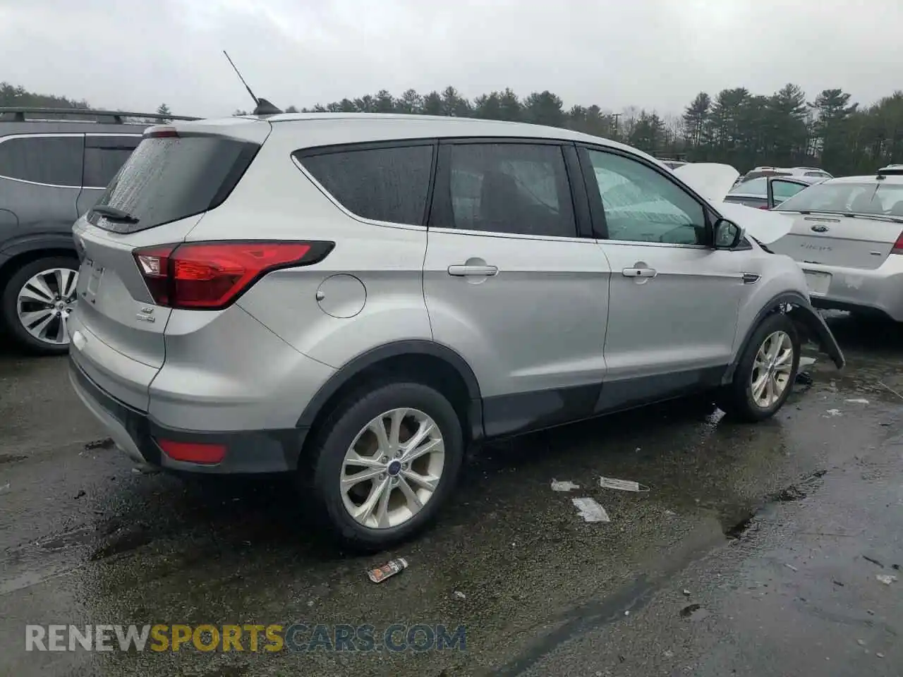 3 Photograph of a damaged car 1FMCU9GD9KUB41476 FORD ESCAPE 2019
