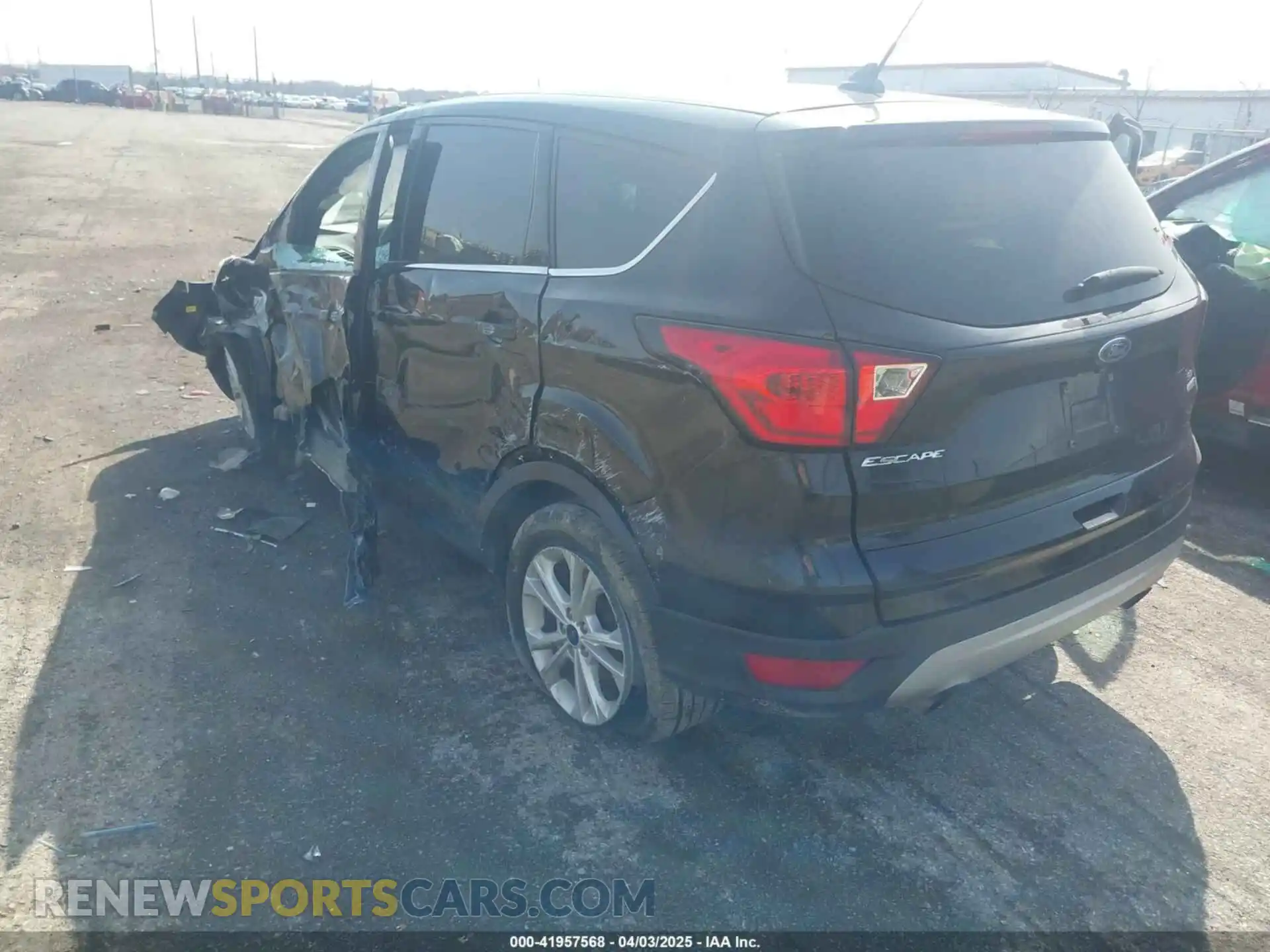 3 Photograph of a damaged car 1FMCU9GD9KUC57650 FORD ESCAPE 2019