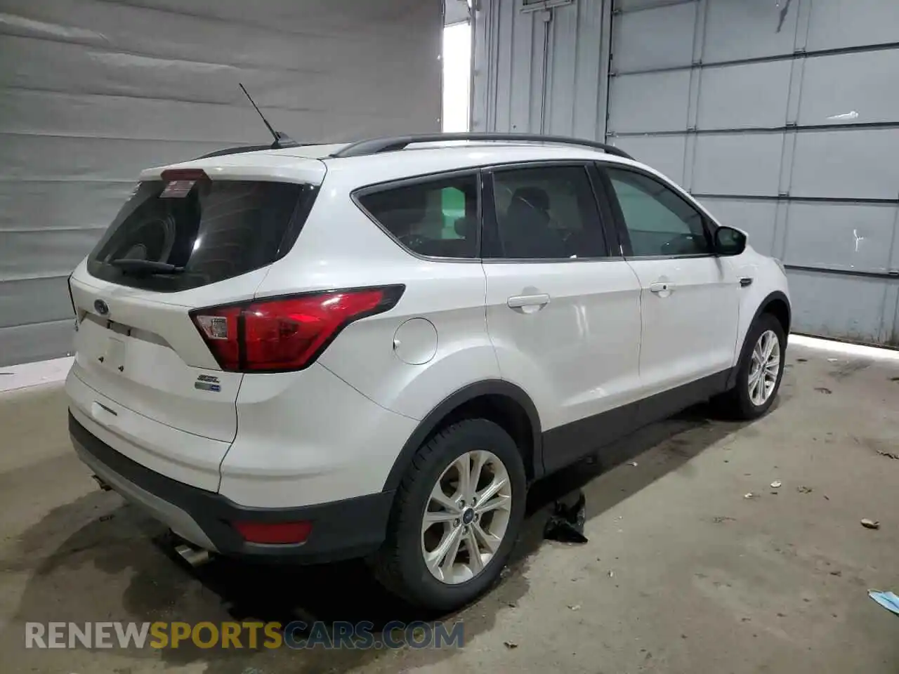 3 Photograph of a damaged car 1FMCU9HD0KUA08586 FORD ESCAPE 2019