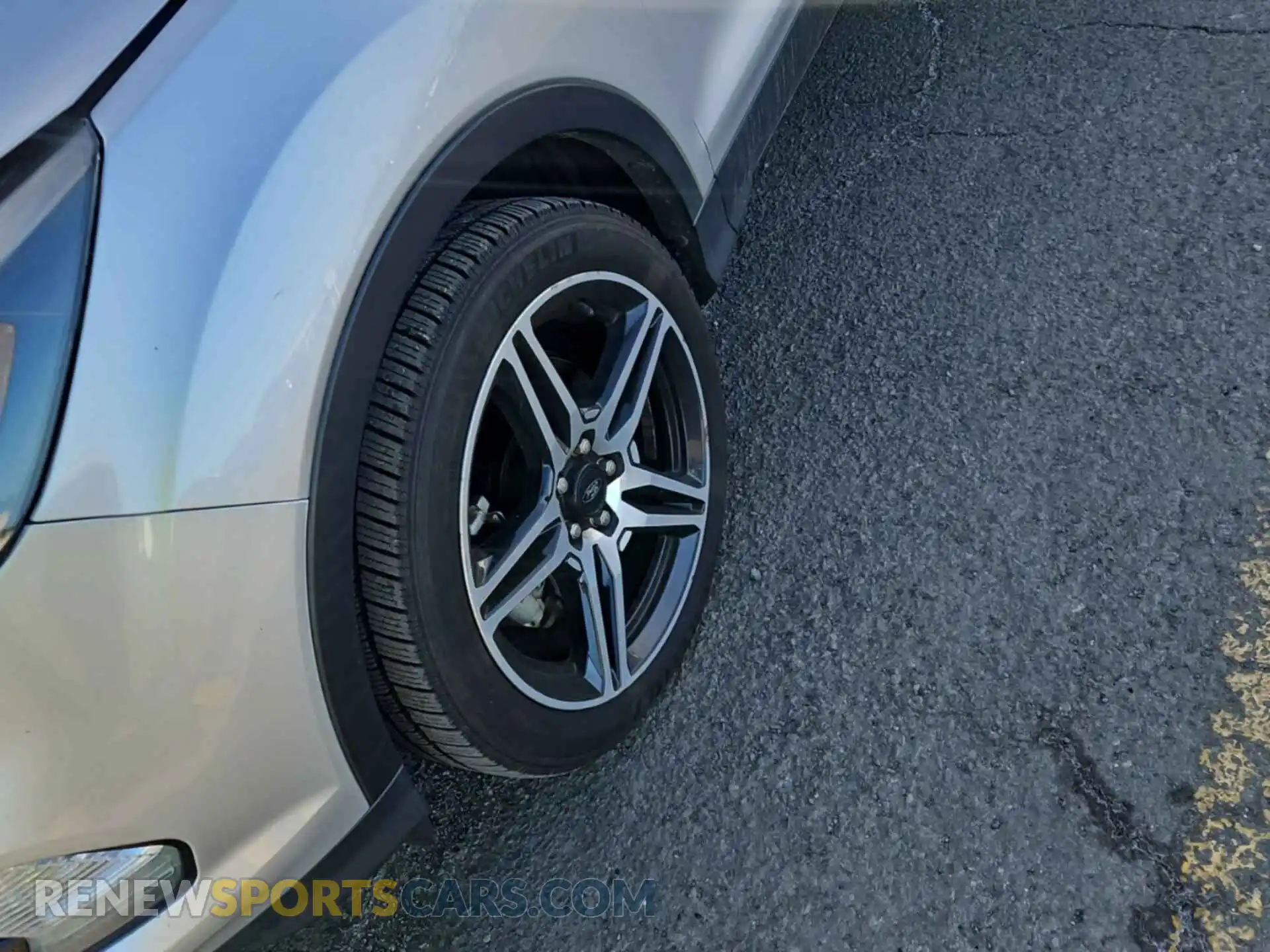 2 fotografías del automóvil dañado 1FMCU9HD2KUB18927 FORD ESCAPE 2019