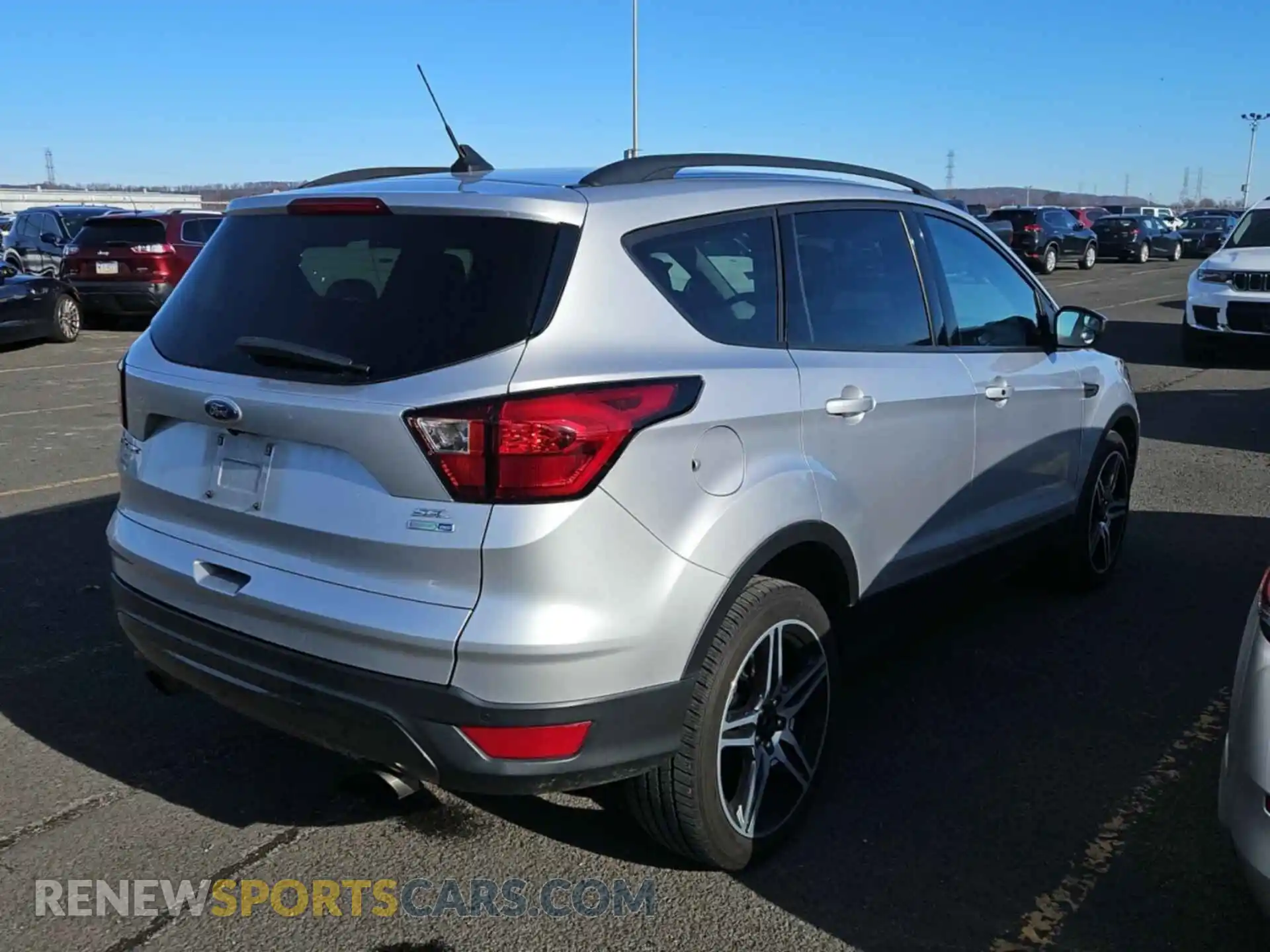 3 fotografías del automóvil dañado 1FMCU9HD2KUB18927 FORD ESCAPE 2019