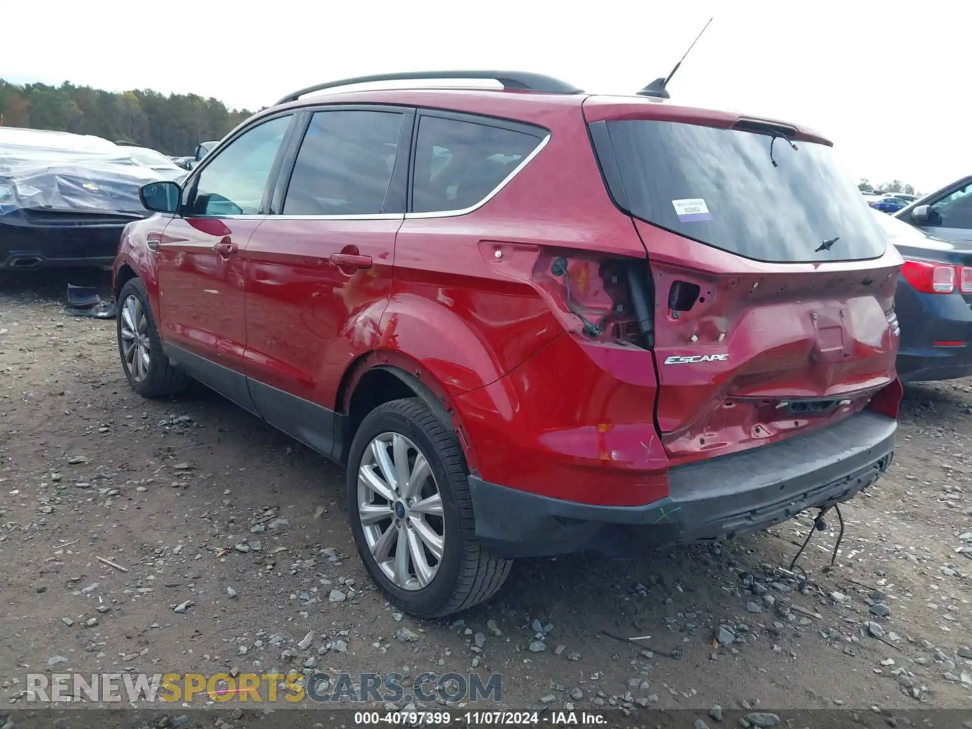 3 Photograph of a damaged car 1FMCU9HD5KUA04470 FORD ESCAPE 2019