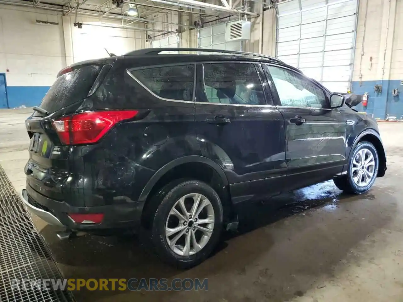 3 Photograph of a damaged car 1FMCU9HD5KUC56588 FORD ESCAPE 2019