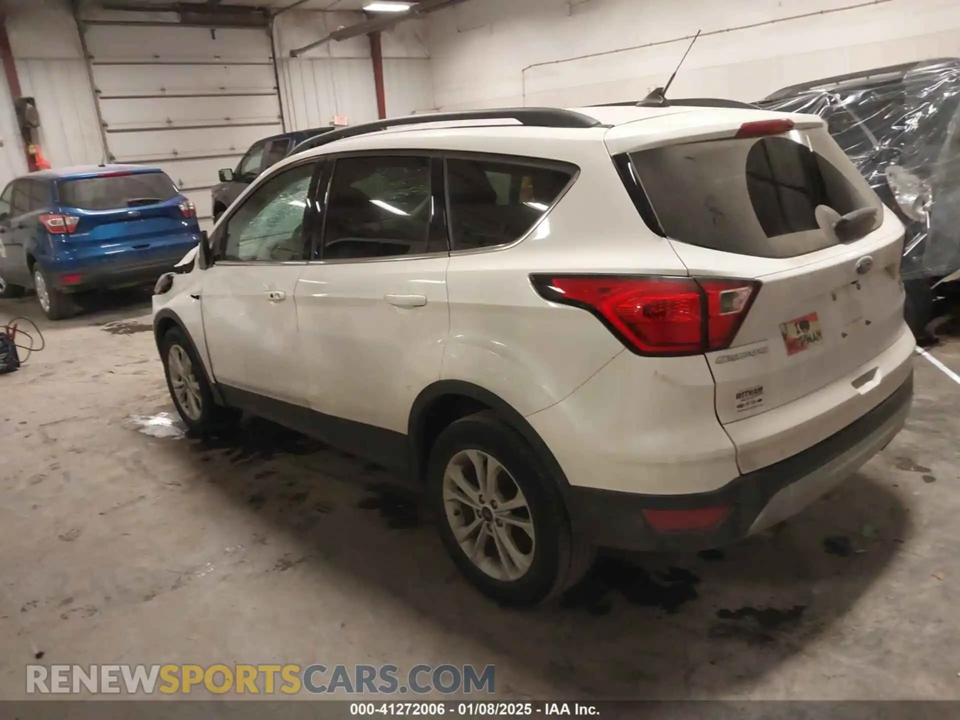 3 Photograph of a damaged car 1FMCU9HD6KUC22112 FORD ESCAPE 2019