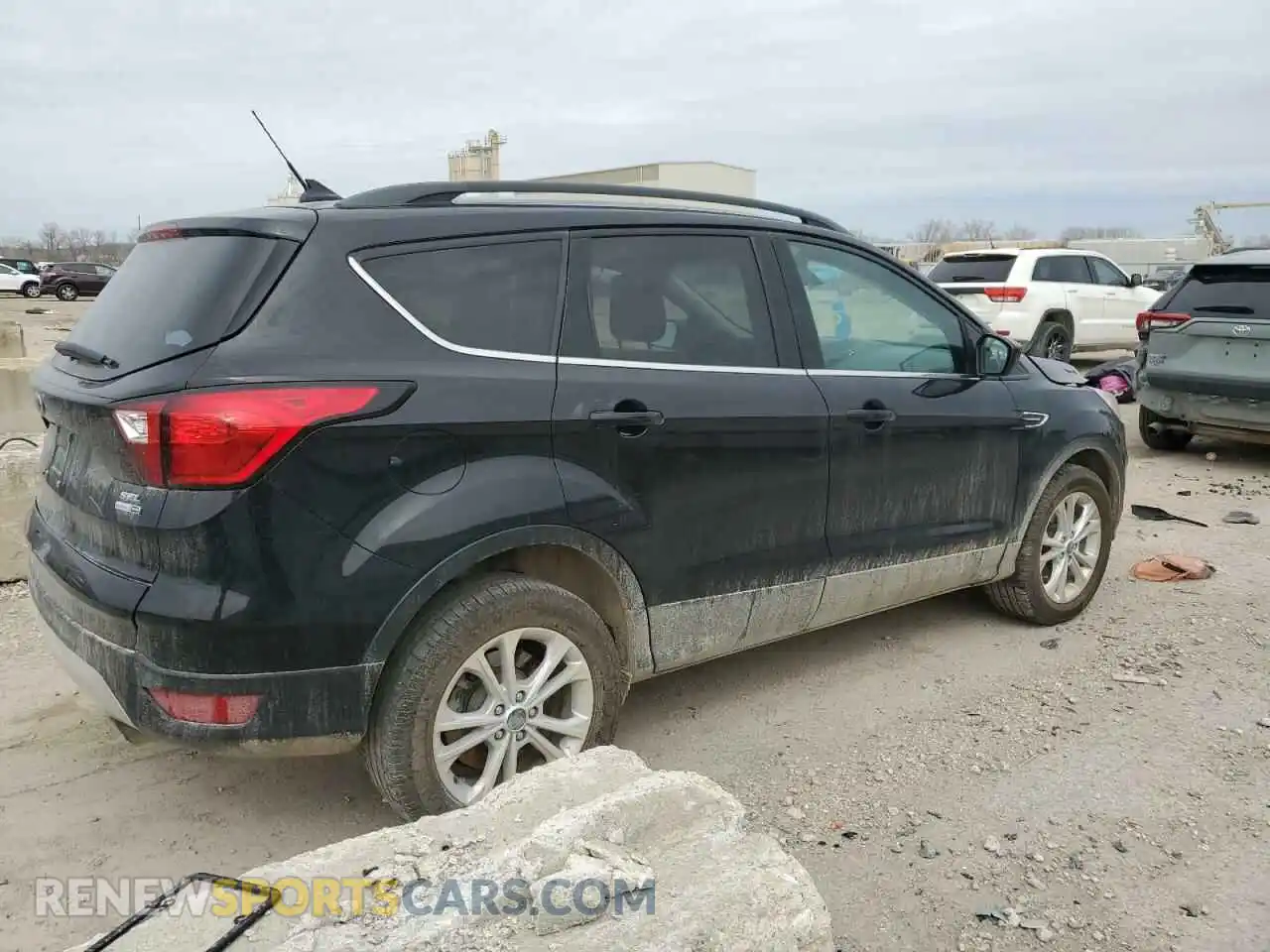 3 Photograph of a damaged car 1FMCU9HD8KUB02585 FORD ESCAPE 2019