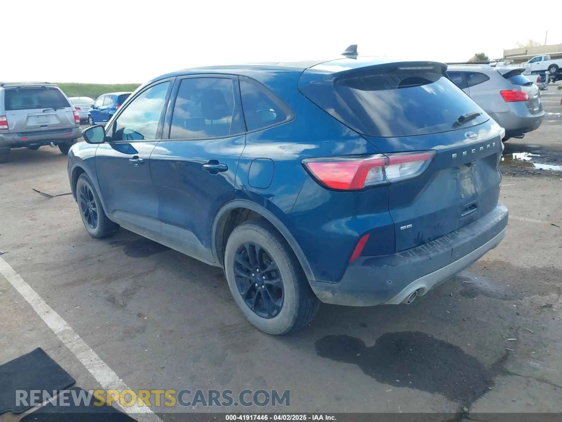 3 Photograph of a damaged car 1FMCU0BZ2LUC36980 FORD ESCAPE 2020