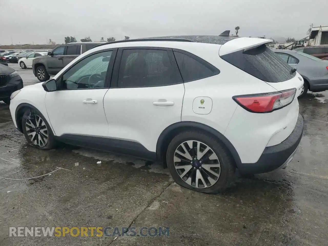 2 Photograph of a damaged car 1FMCU0BZ4LUC32901 FORD ESCAPE 2020