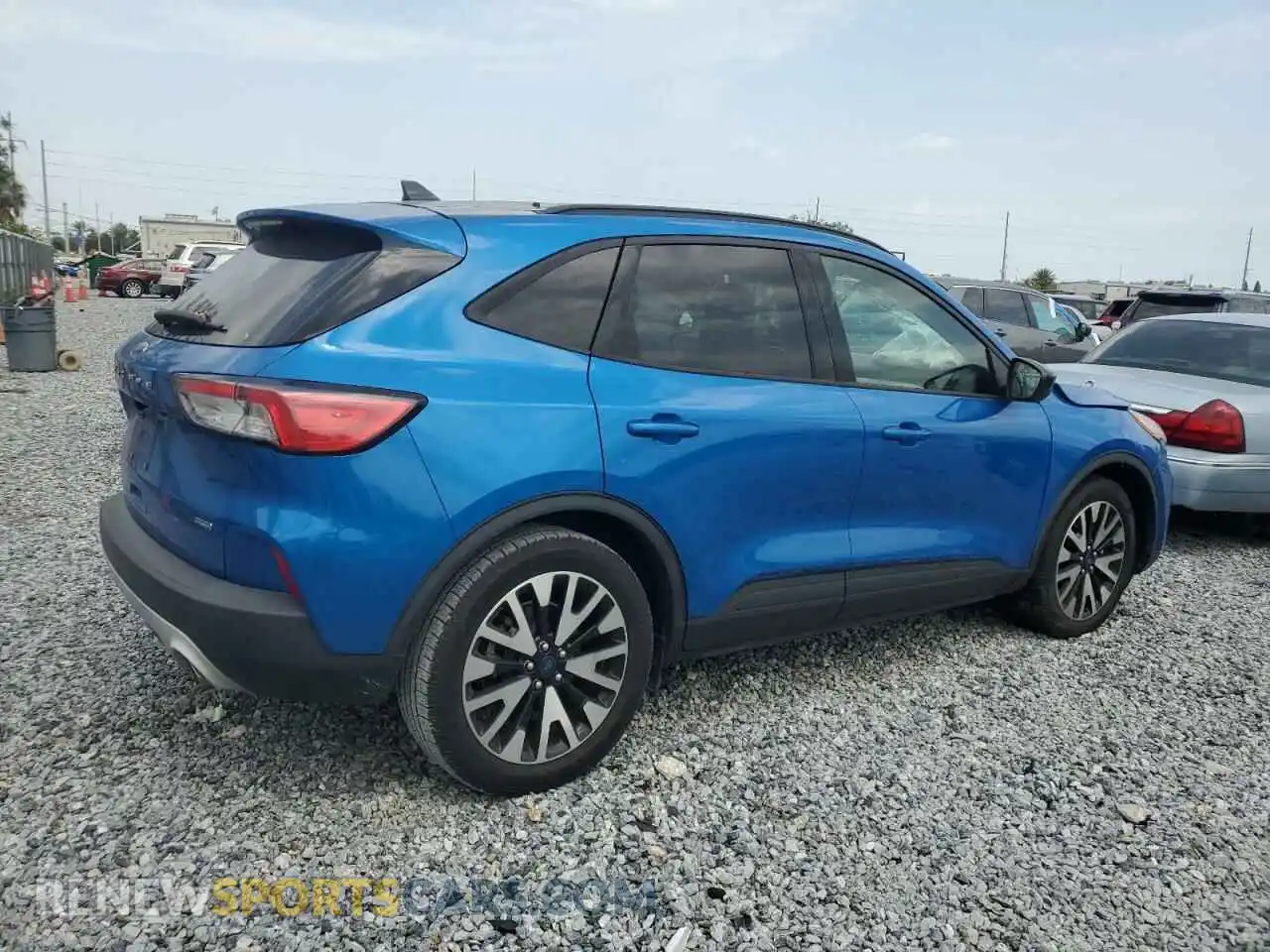 3 Photograph of a damaged car 1FMCU0BZ7LUC04445 FORD ESCAPE 2020