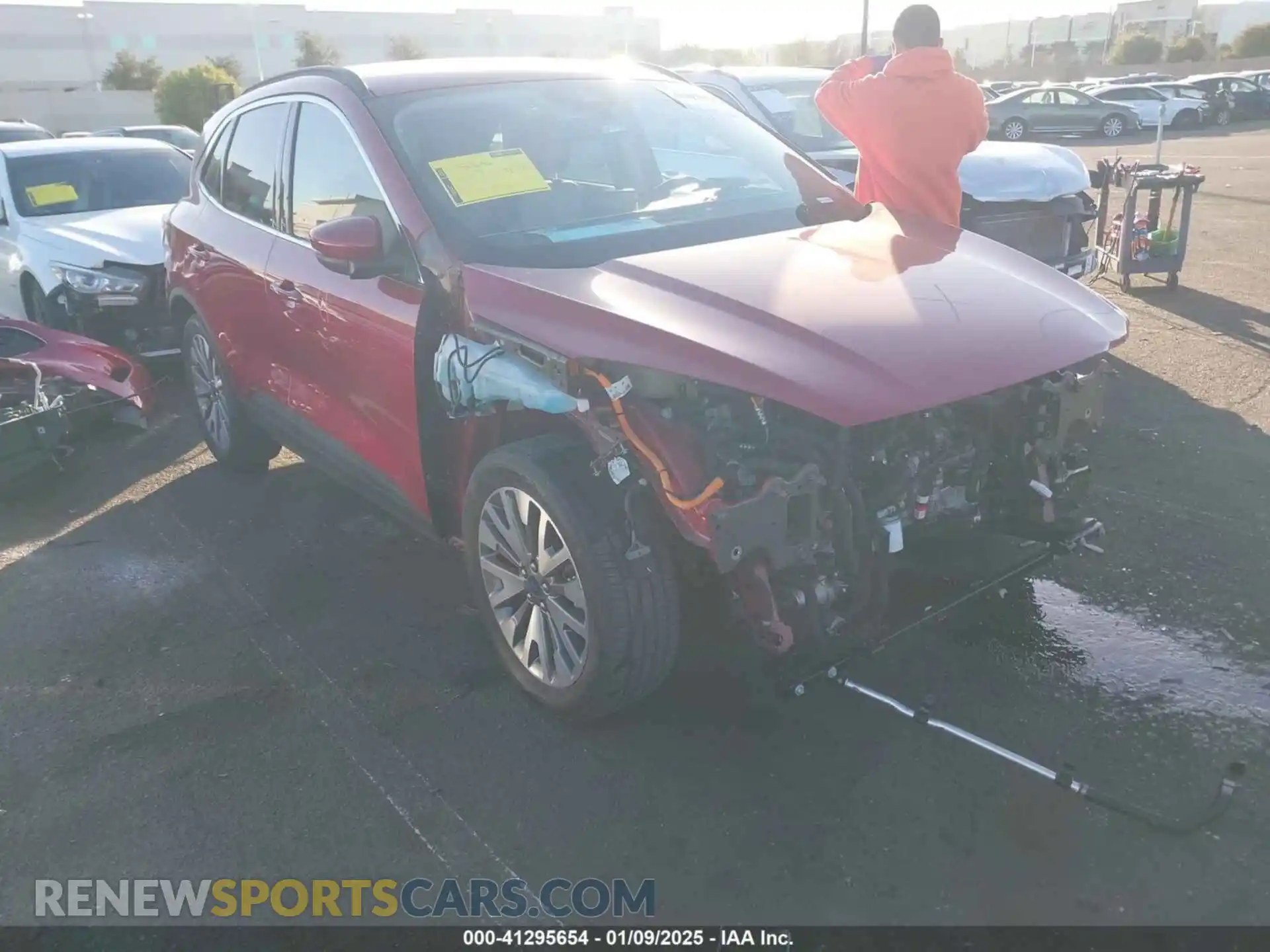1 Photograph of a damaged car 1FMCU0DZ3LUC09896 FORD ESCAPE 2020