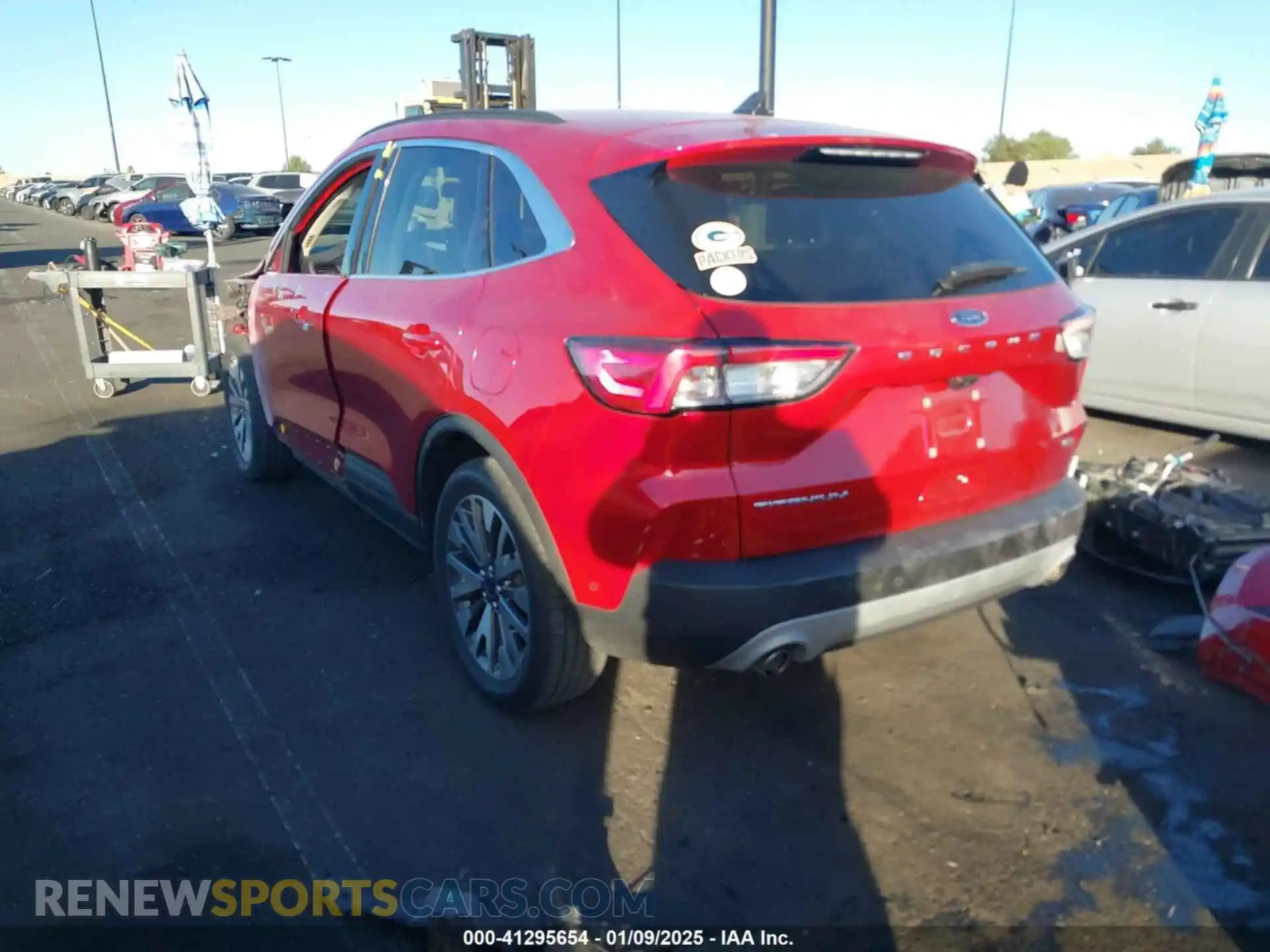 3 Photograph of a damaged car 1FMCU0DZ3LUC09896 FORD ESCAPE 2020