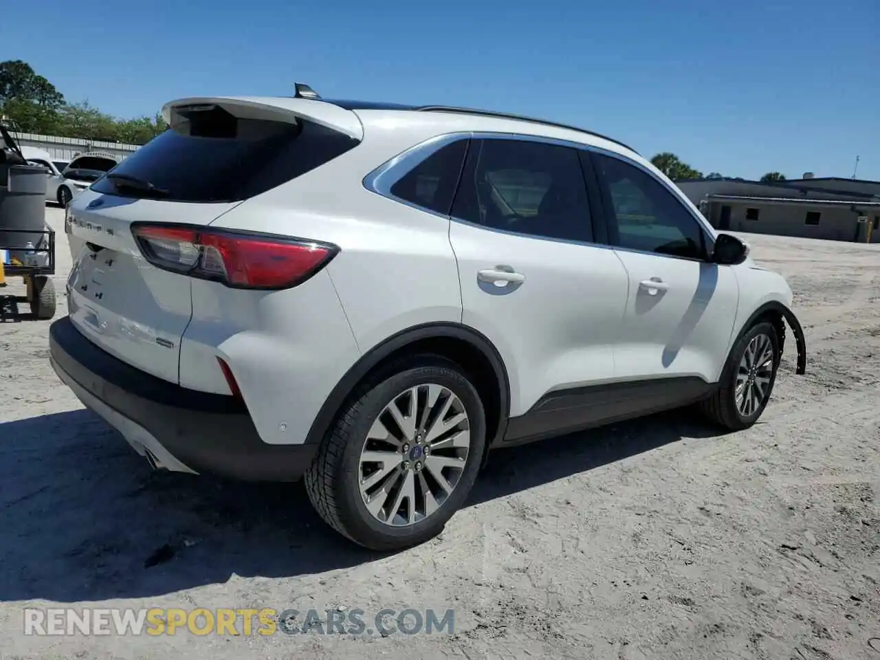 3 Photograph of a damaged car 1FMCU0DZ5LUC77889 FORD ESCAPE 2020