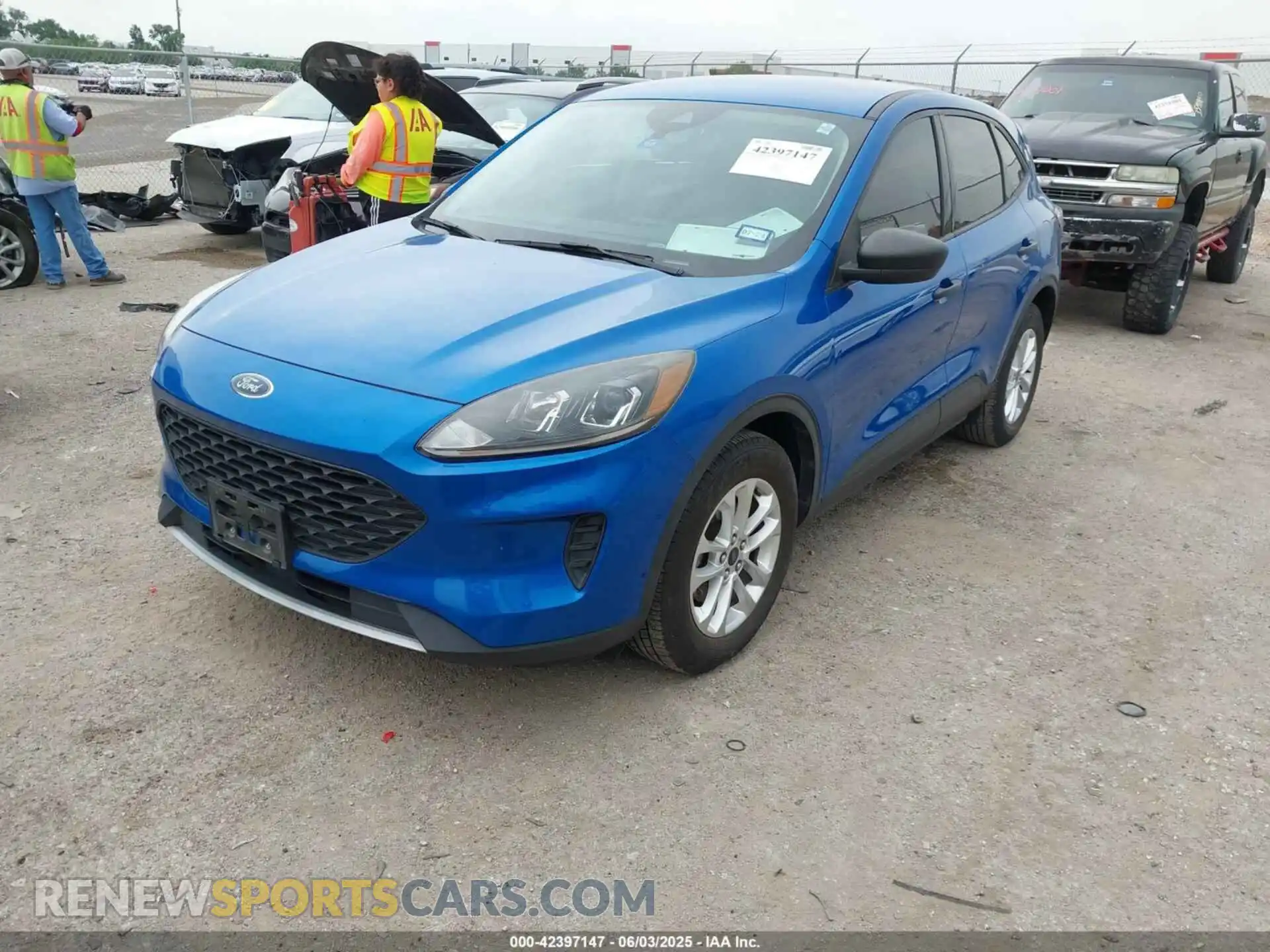 2 Photograph of a damaged car 1FMCU0F62LUB65683 FORD ESCAPE 2020