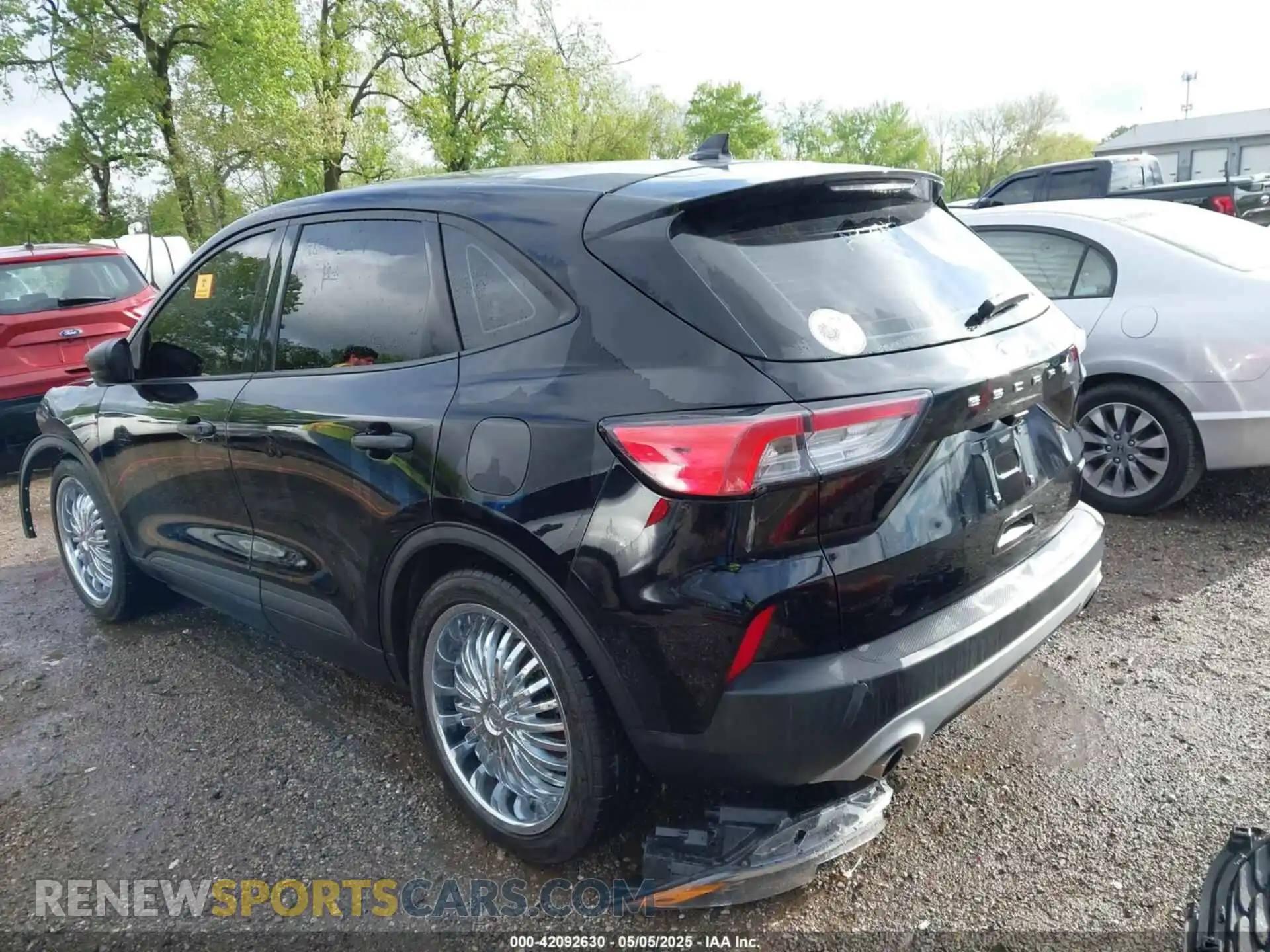 3 Photograph of a damaged car 1FMCU0F67LUA83447 FORD ESCAPE 2020