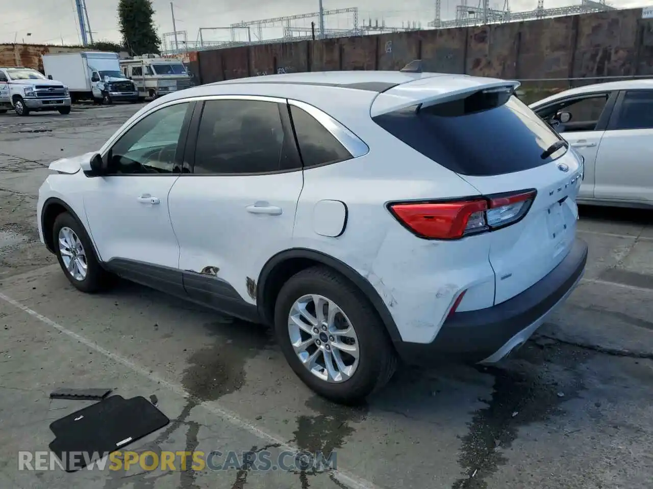 2 Photograph of a damaged car 1FMCU0G60LUB05612 FORD ESCAPE 2020
