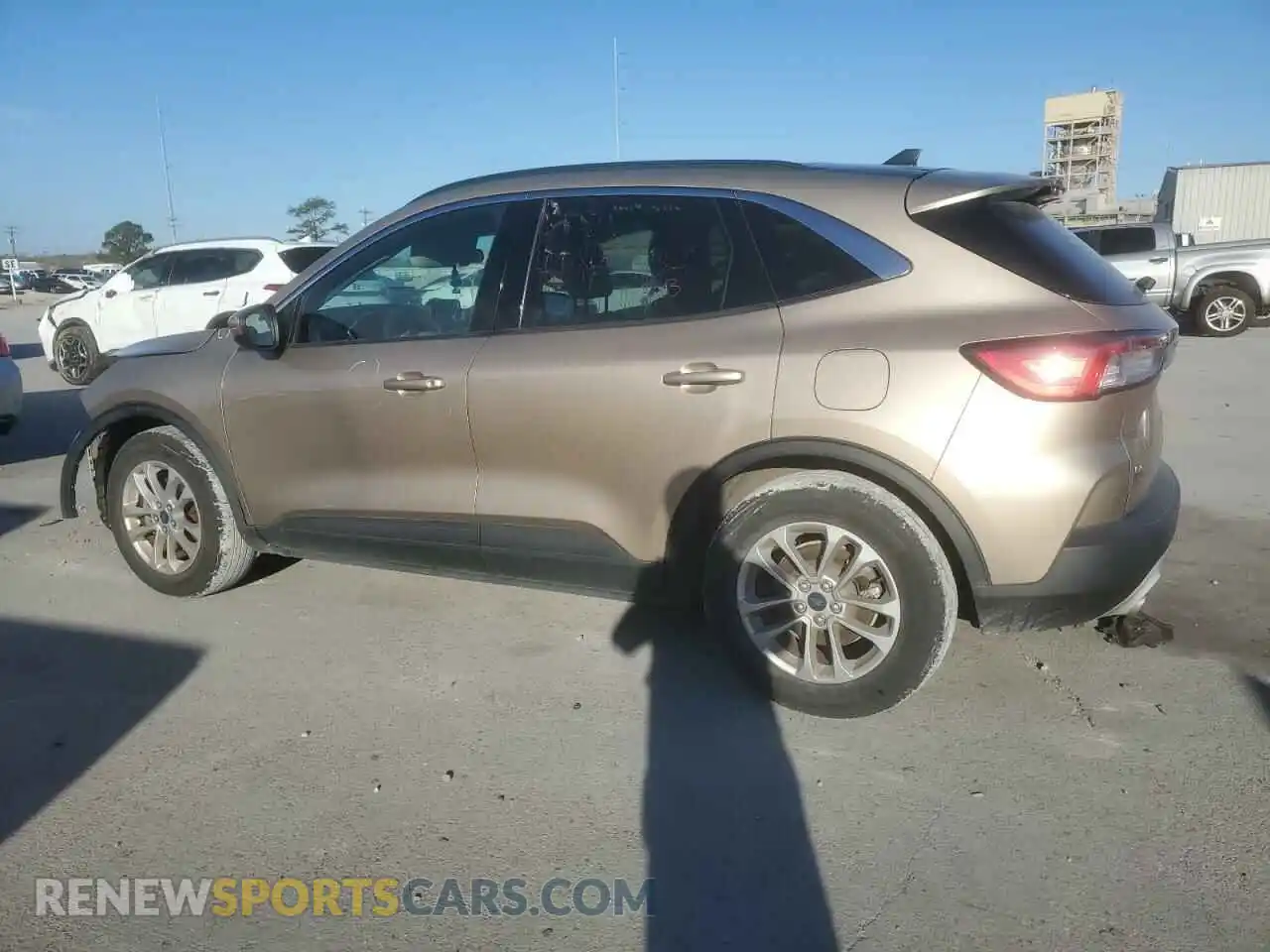 2 Photograph of a damaged car 1FMCU0G60LUC03782 FORD ESCAPE 2020